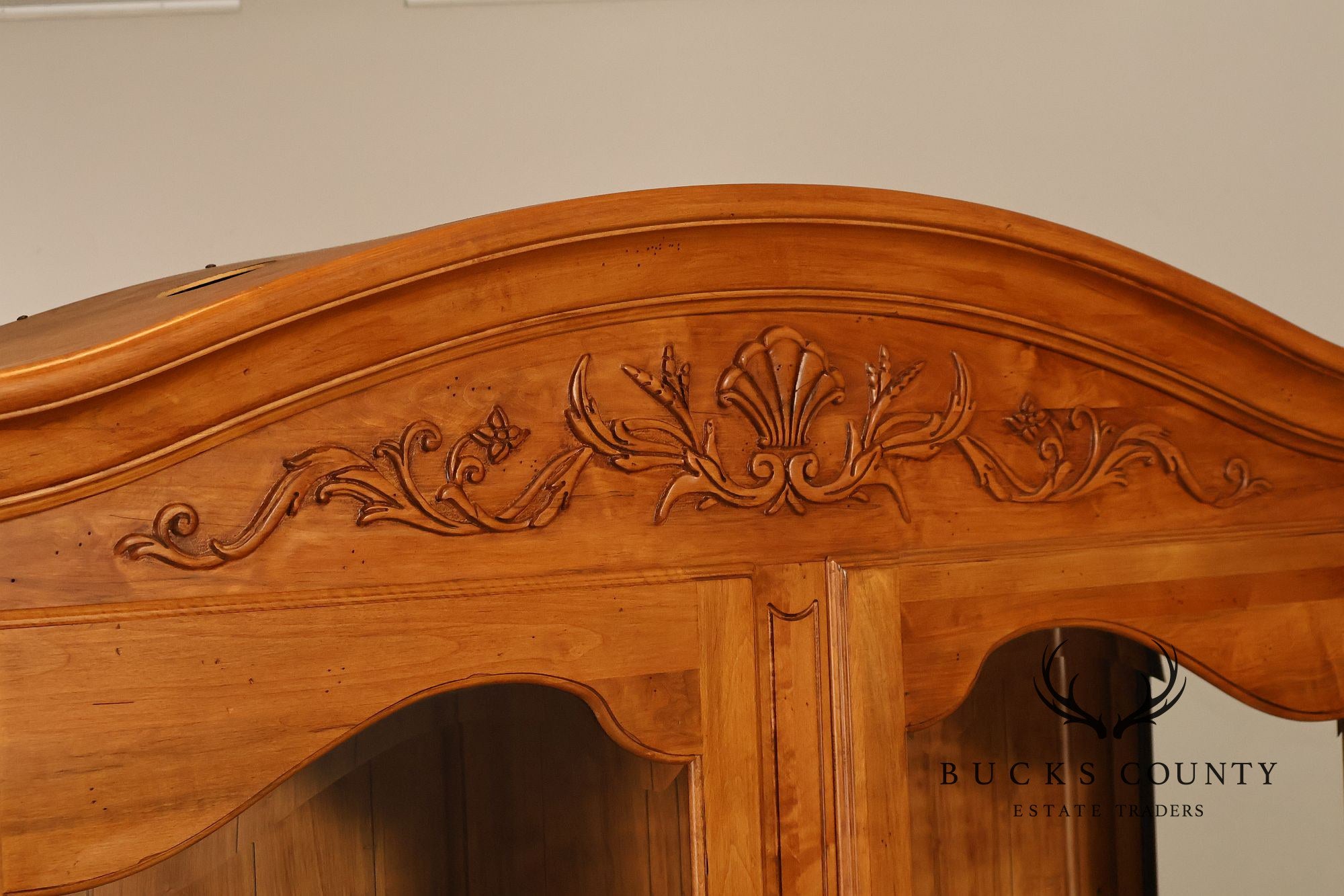 Ethan Allen 'Legacy' French Country Style China Cabinet