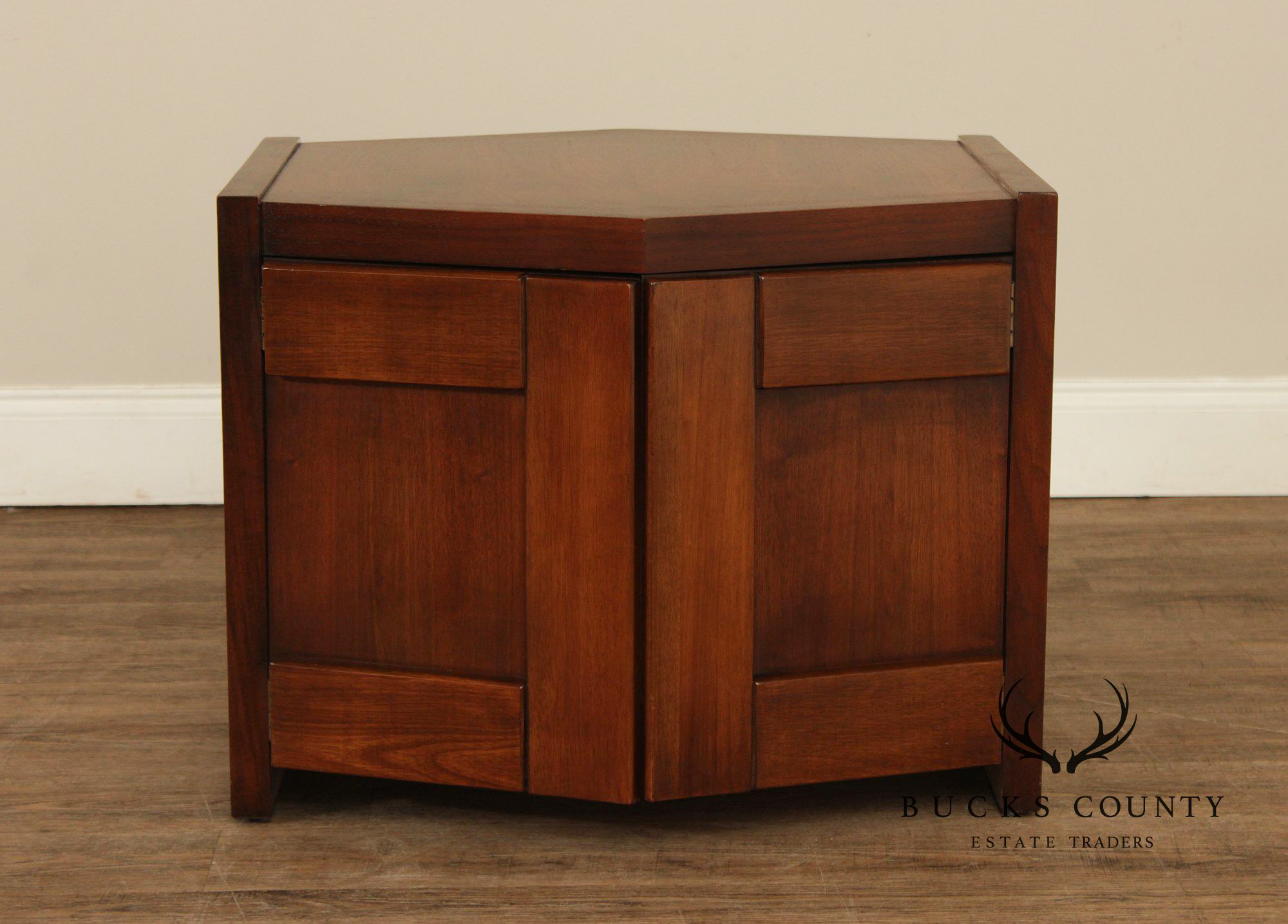 Lane Furniture Mid Century Modern Walnut Cabinet End Table