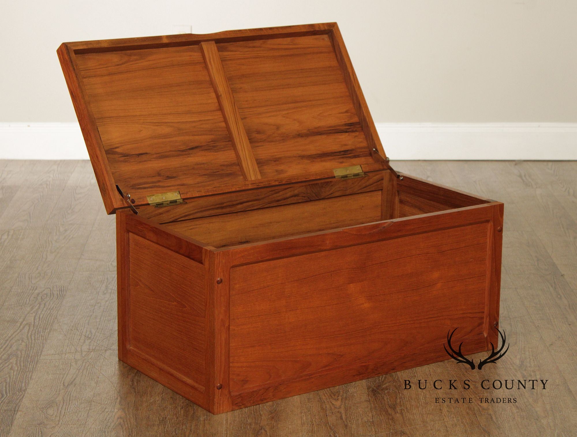 Teak N'Yu Danish Modern Style Teak Blanket Chest