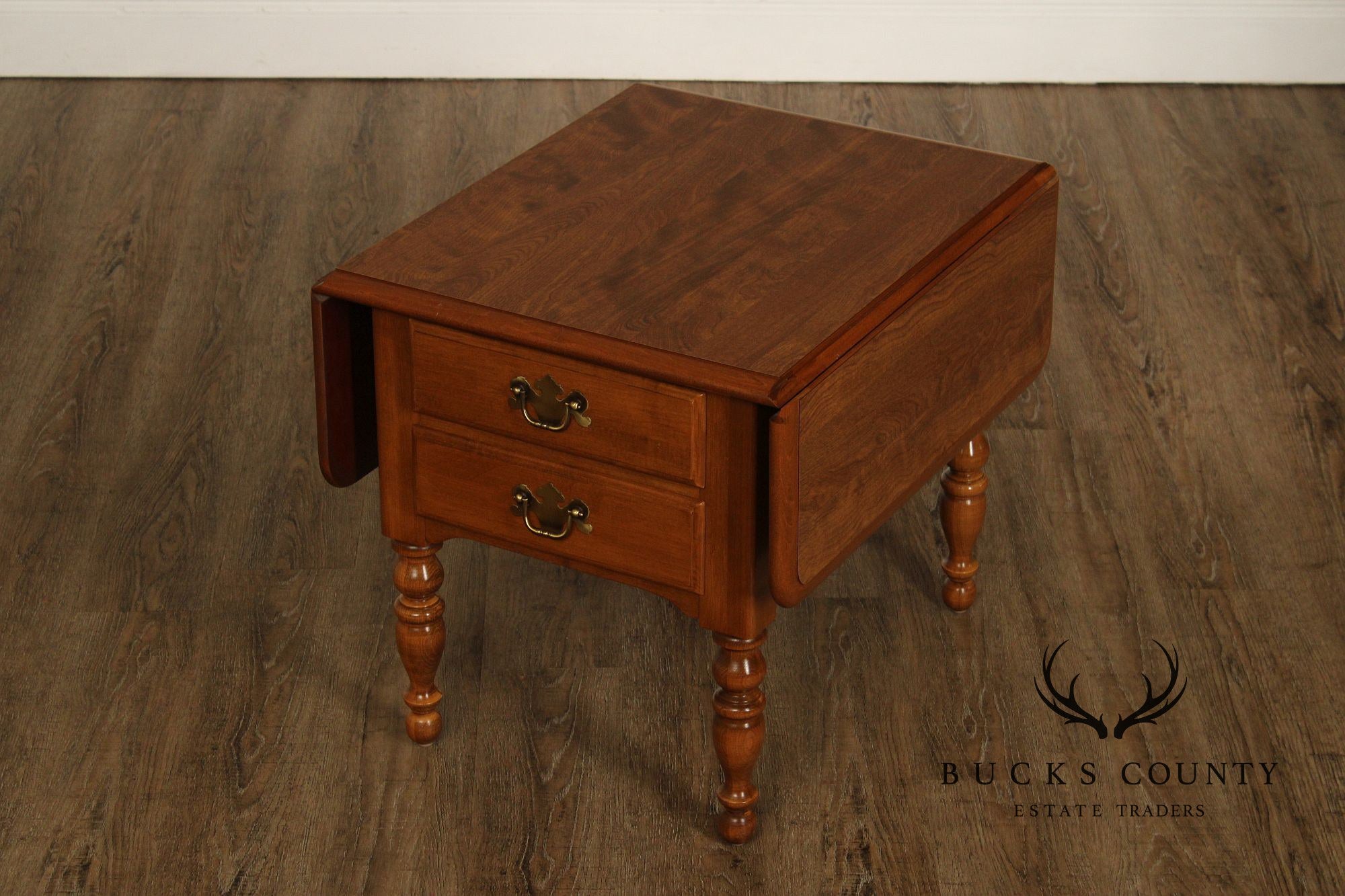 Ethan Allen Heirloom Nutmeg Maple Colonial Style Maple Drop Leaf Side Table