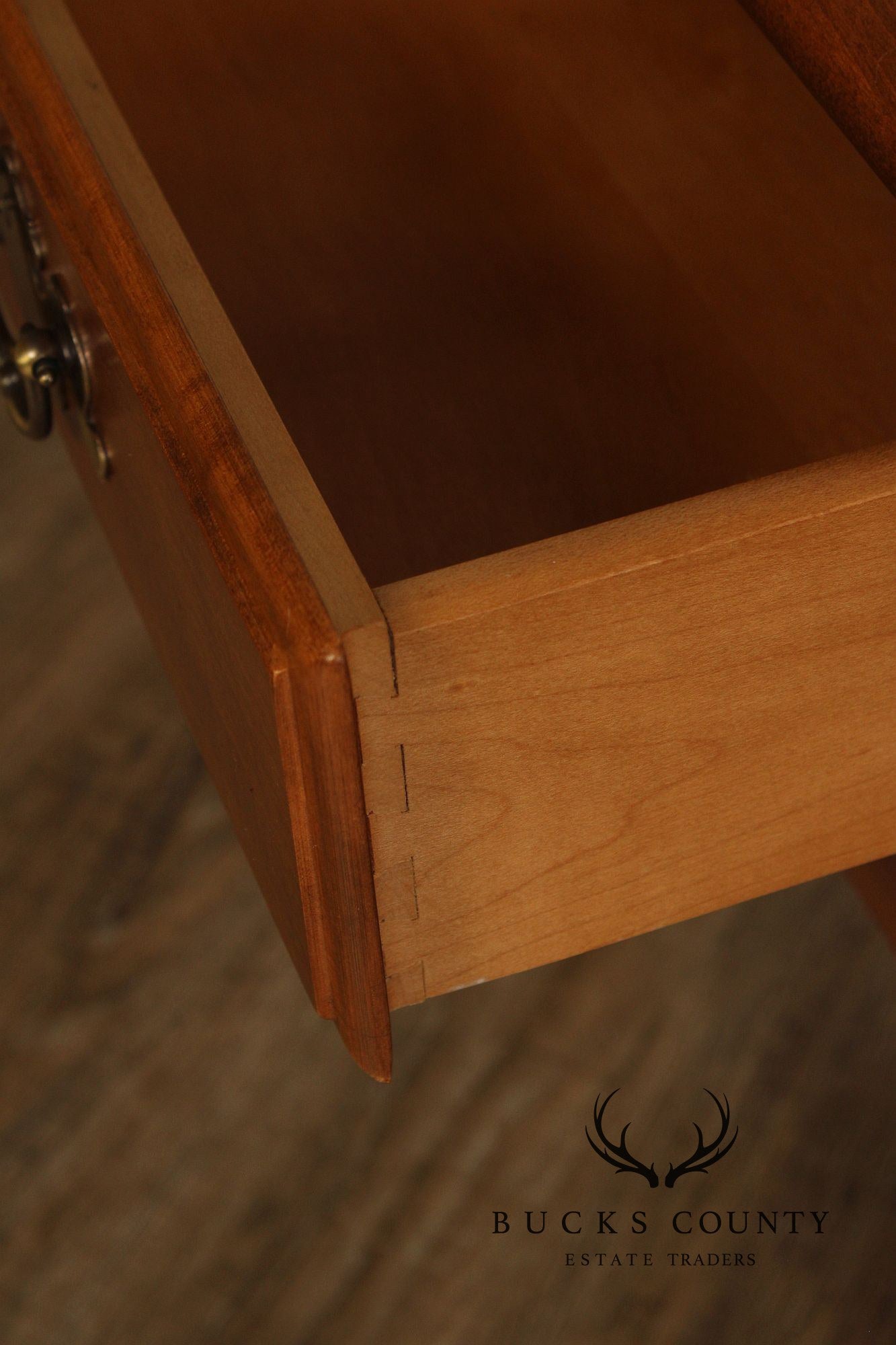 Ethan Allen Heirloom Nutmeg Maple Colonial Style Maple Drop Leaf Side Table