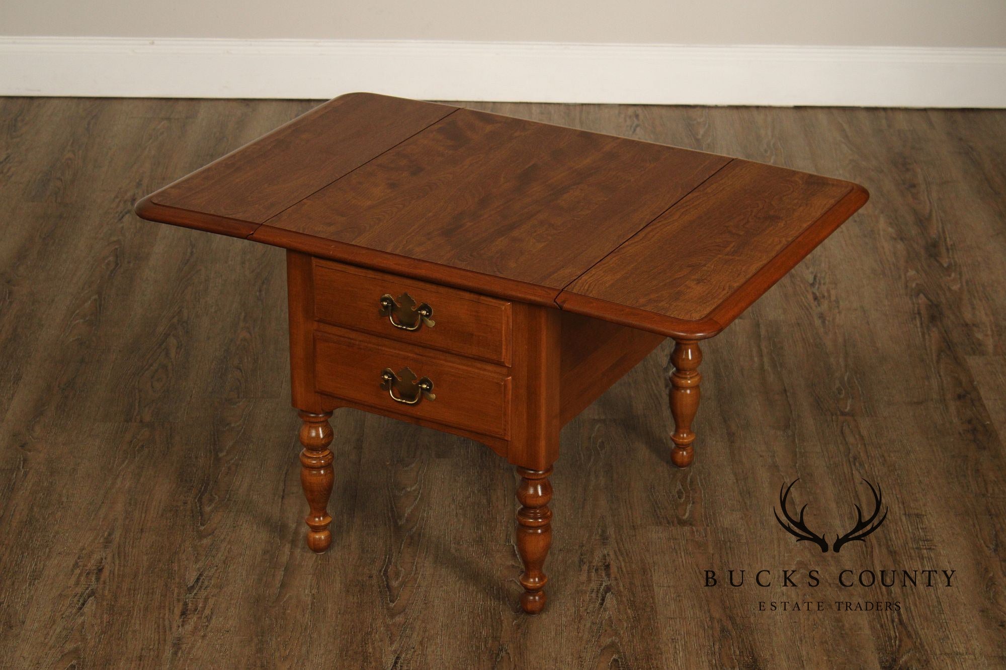 Ethan Allen Heirloom Nutmeg Maple Colonial Style Maple Drop Leaf Side Table