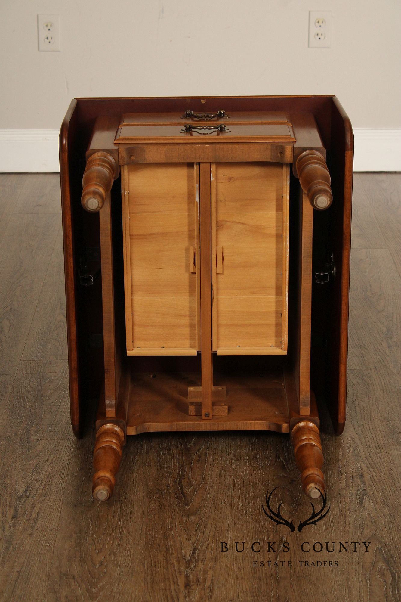 Ethan Allen Heirloom Nutmeg Maple Colonial Style Maple Drop Leaf Side Table
