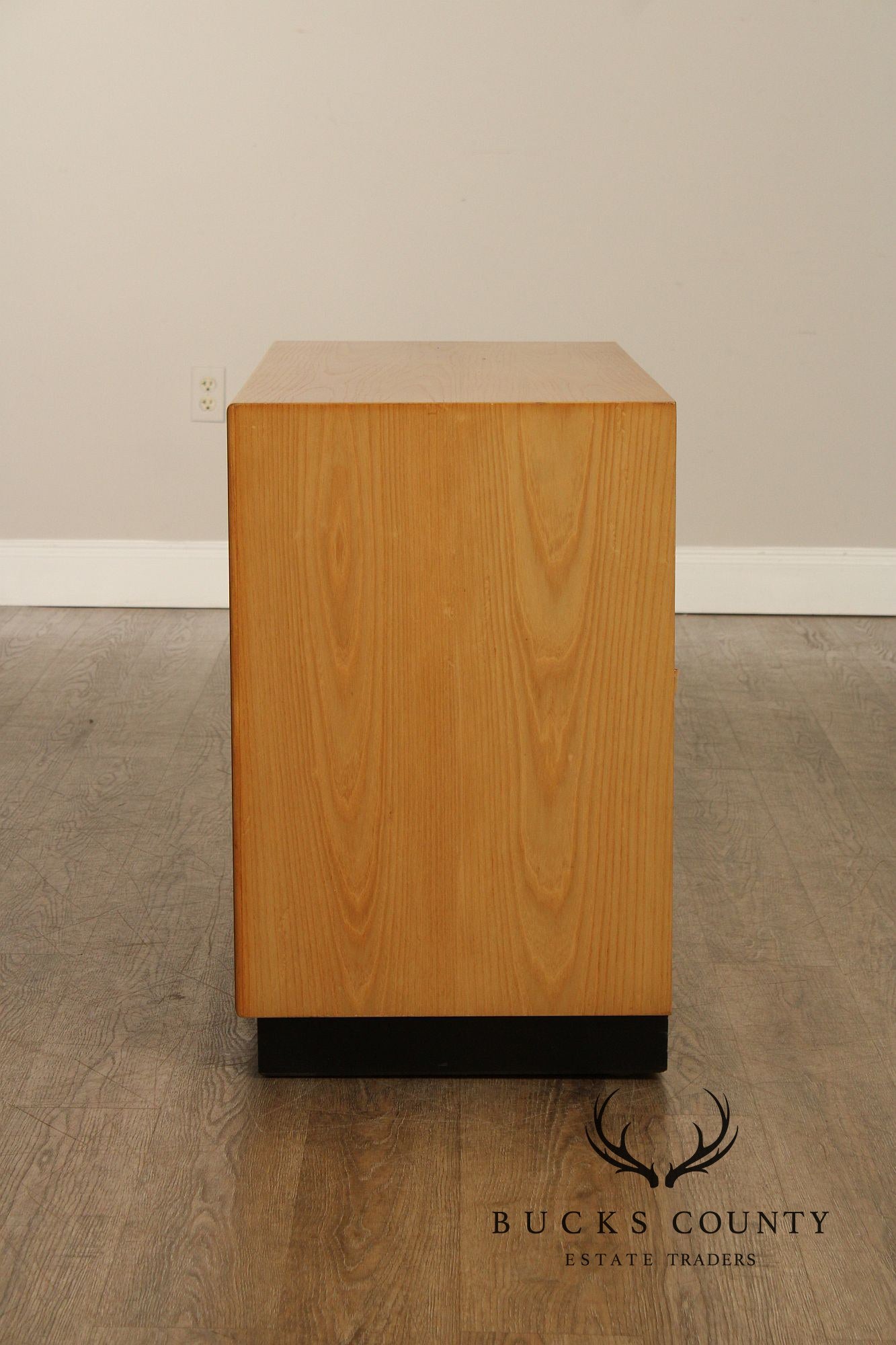Henredon 'Scene Two' Burlwood Chest of Drawers