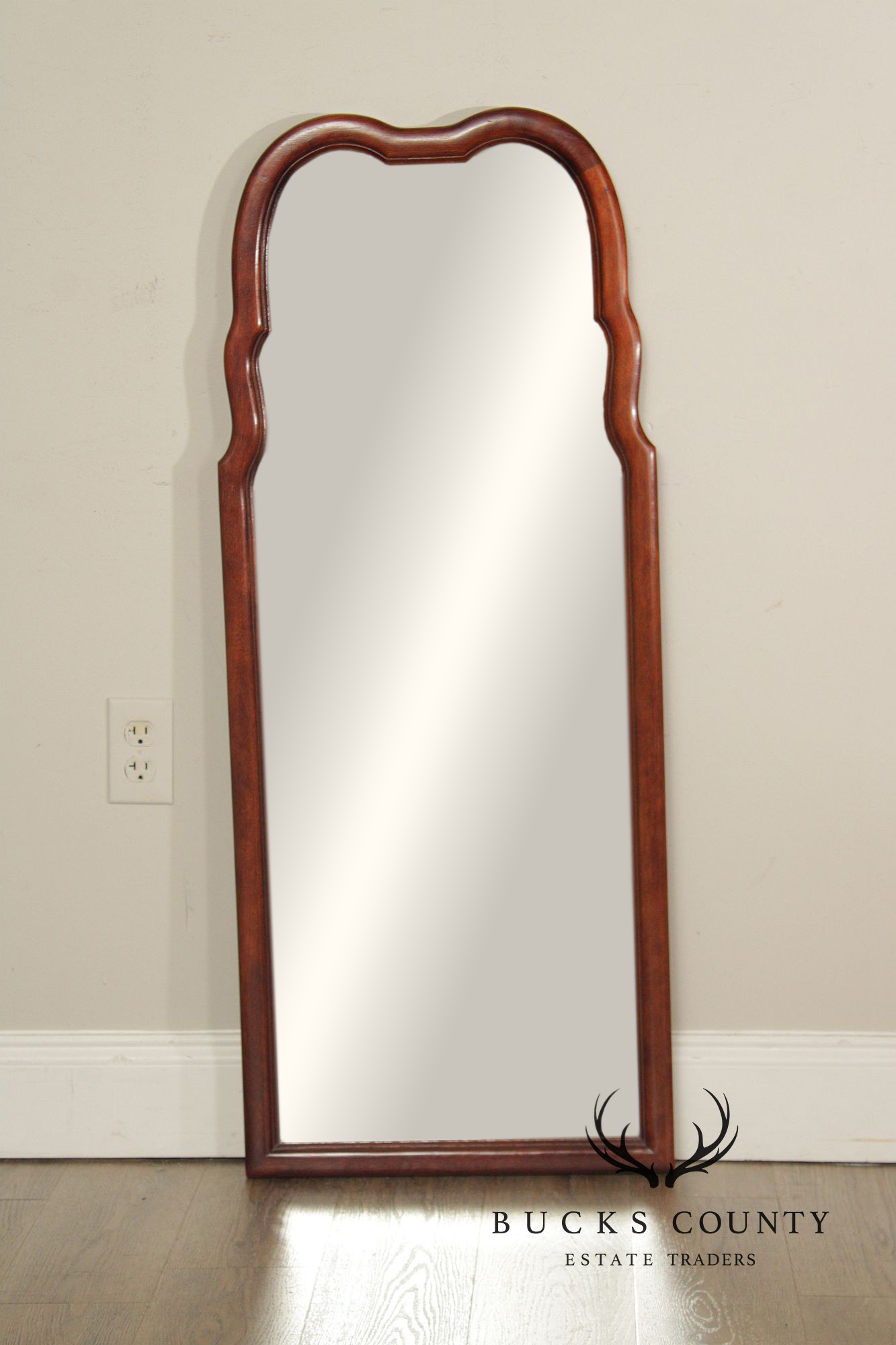 Thomasville Queen Anne Style Mahogany Beveled Wall Mirror
