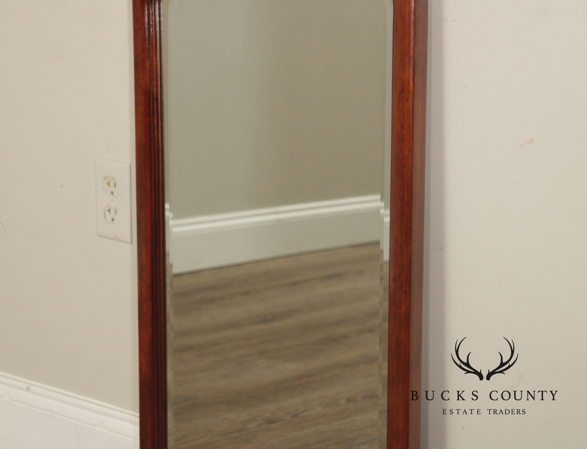 Thomasville Queen Anne Style Mahogany Beveled Wall Mirror