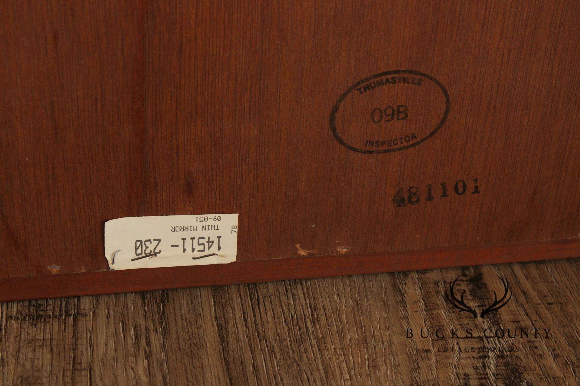 Thomasville Queen Anne Style Mahogany Beveled Wall Mirror