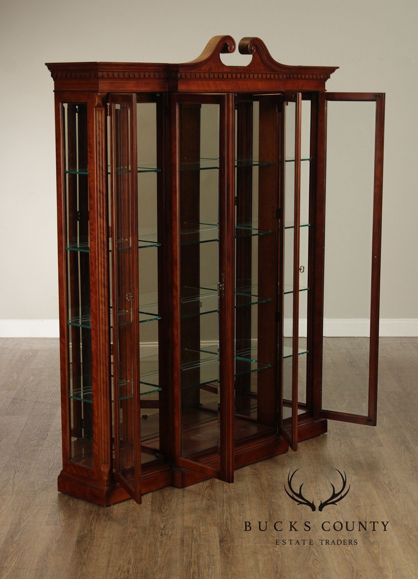 Henredon Georgian Style Large Four Door Curio Display Cabinet