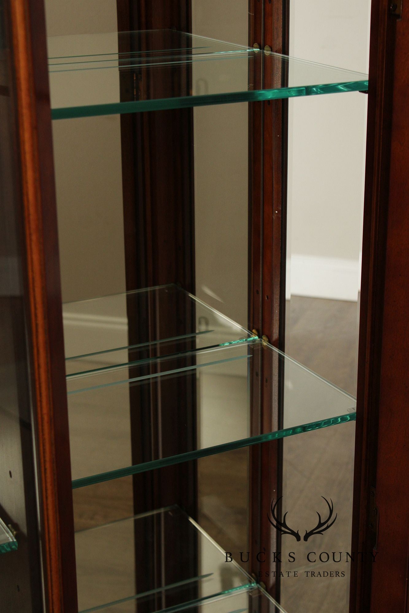 Henredon Georgian Style Large Four Door Curio Display Cabinet