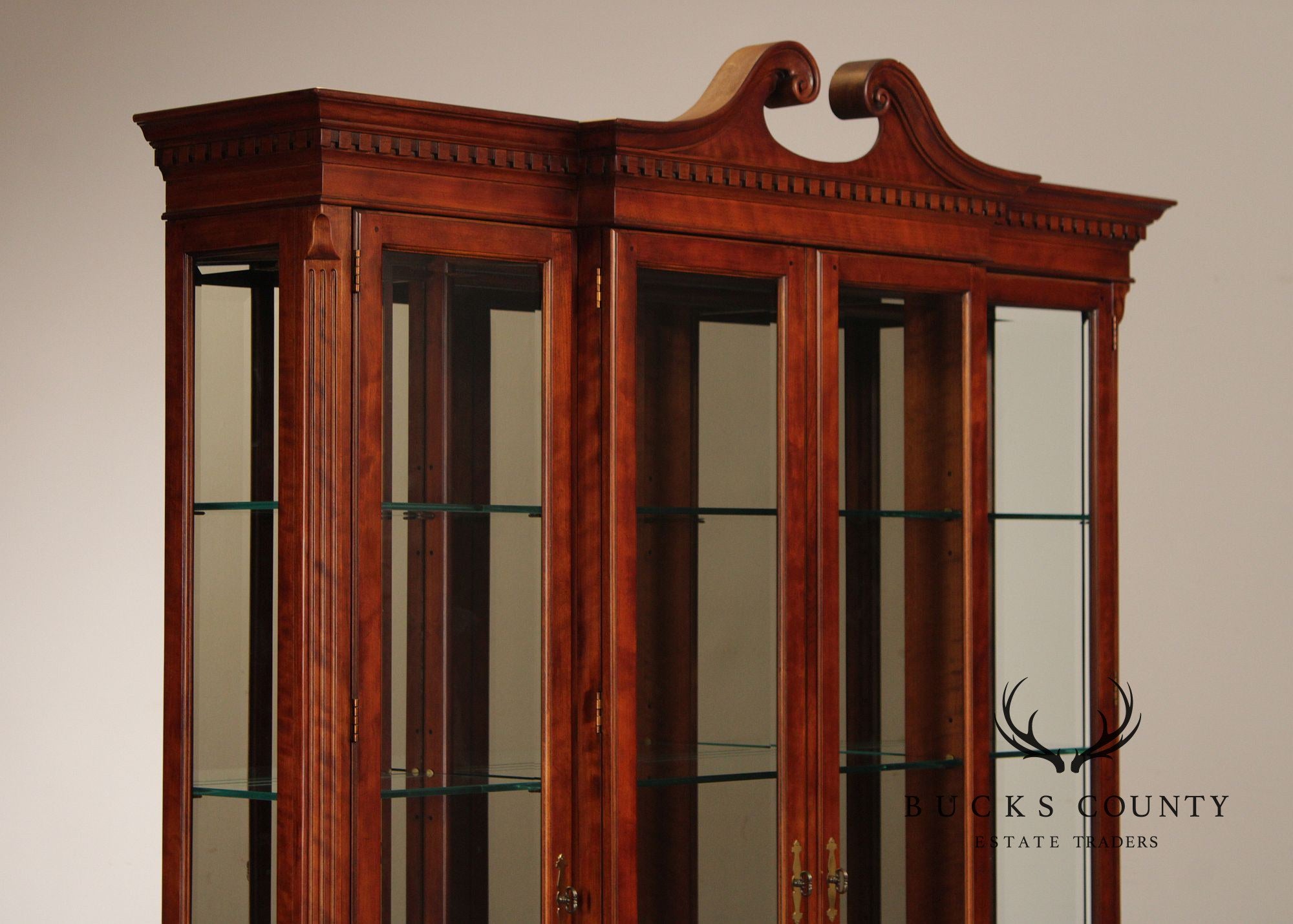 Henredon Georgian Style Large Four Door Curio Display Cabinet
