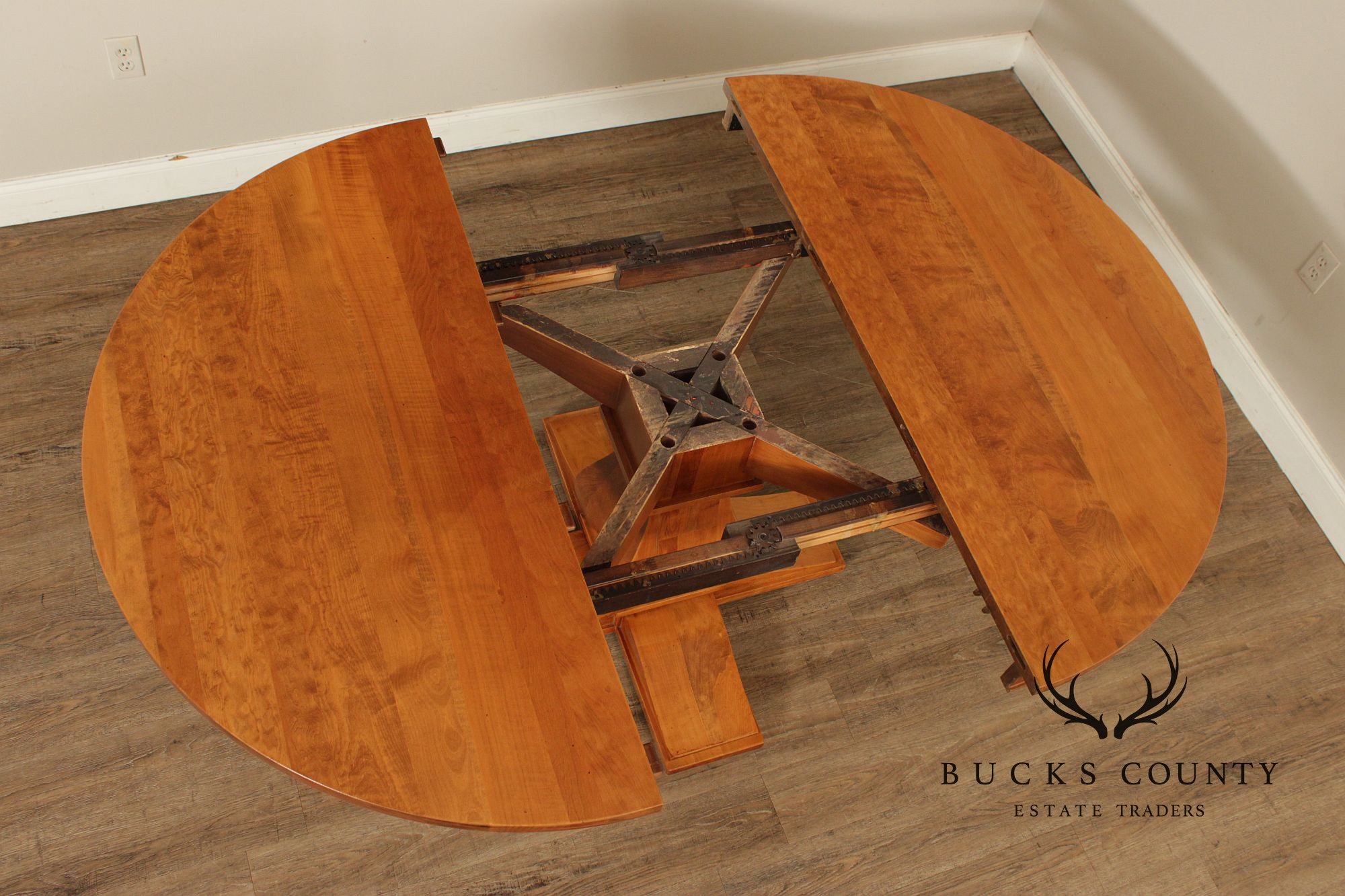 Rustic European Style 54 Inch Round Dining Table