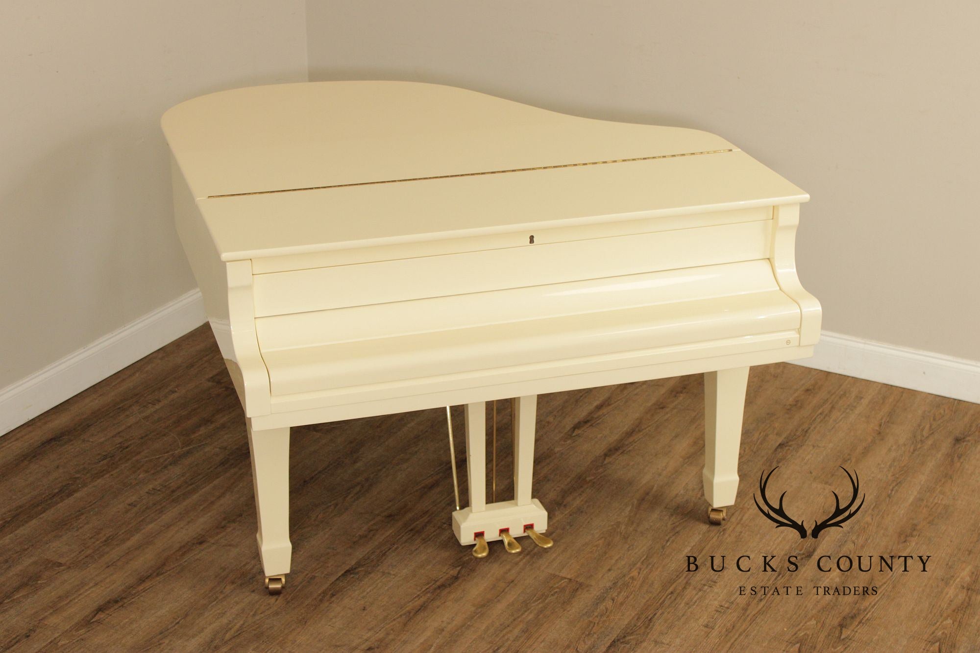 Young Chang G-157 White Baby Grand Piano With Bench