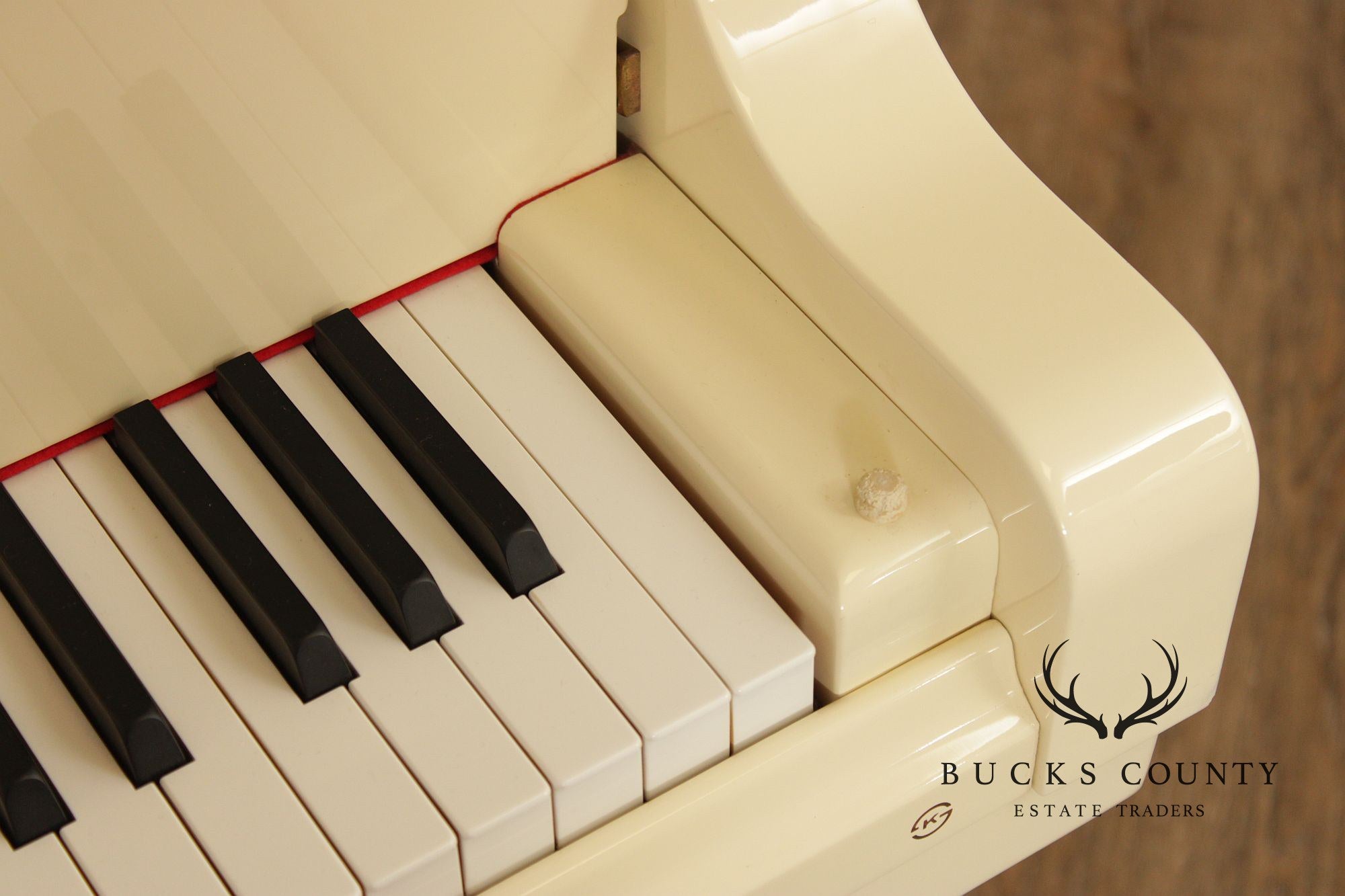 Young Chang G-157 White Baby Grand Piano With Bench