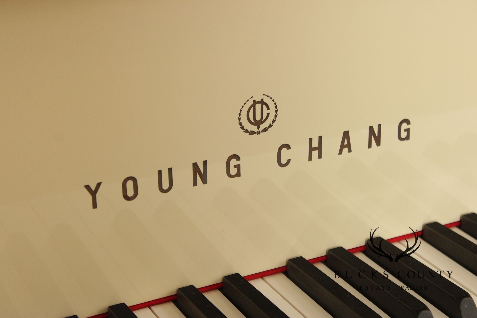 Young Chang G-157 White Baby Grand Piano With Bench
