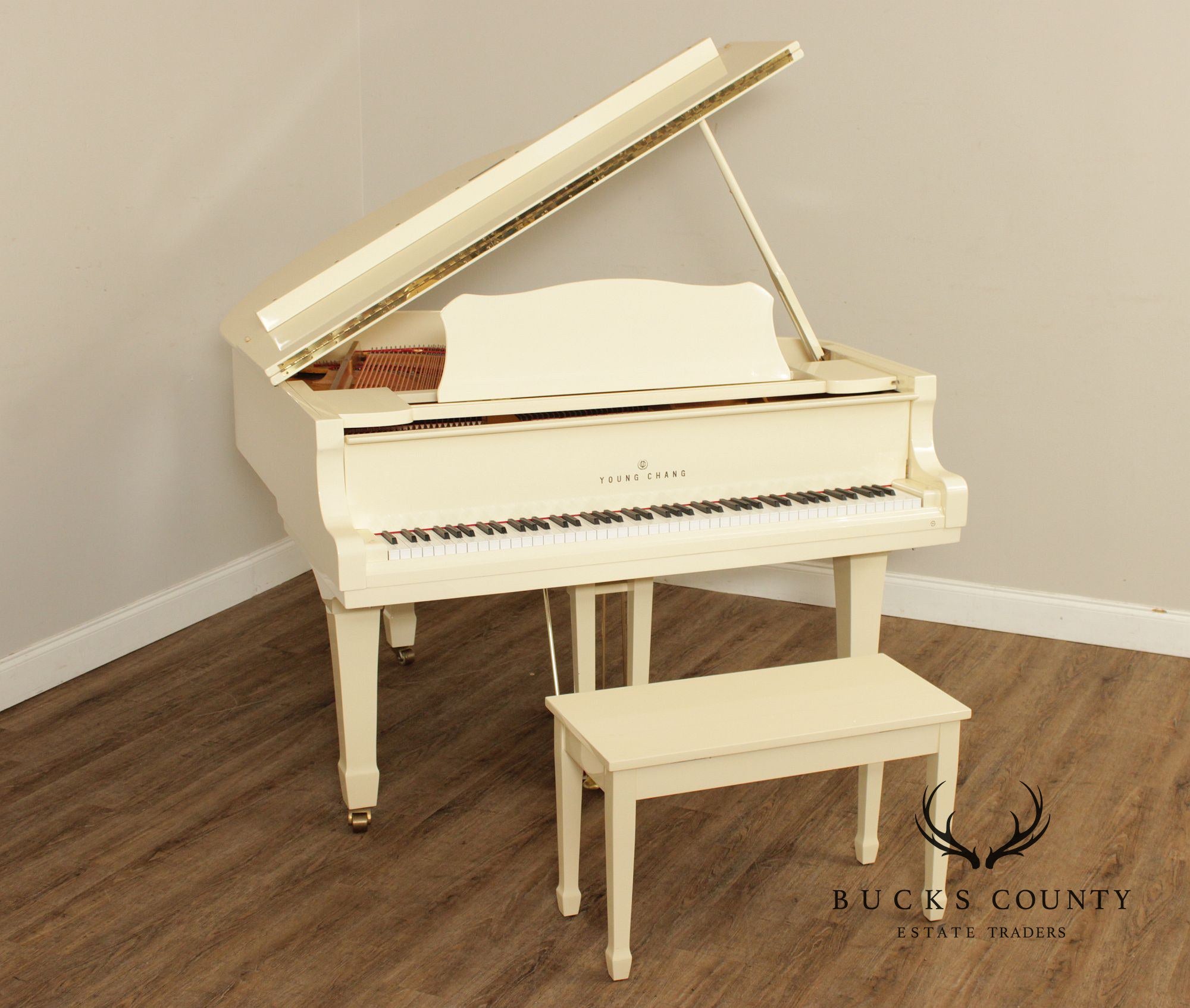 Young Chang G-157 White Baby Grand Piano With Bench