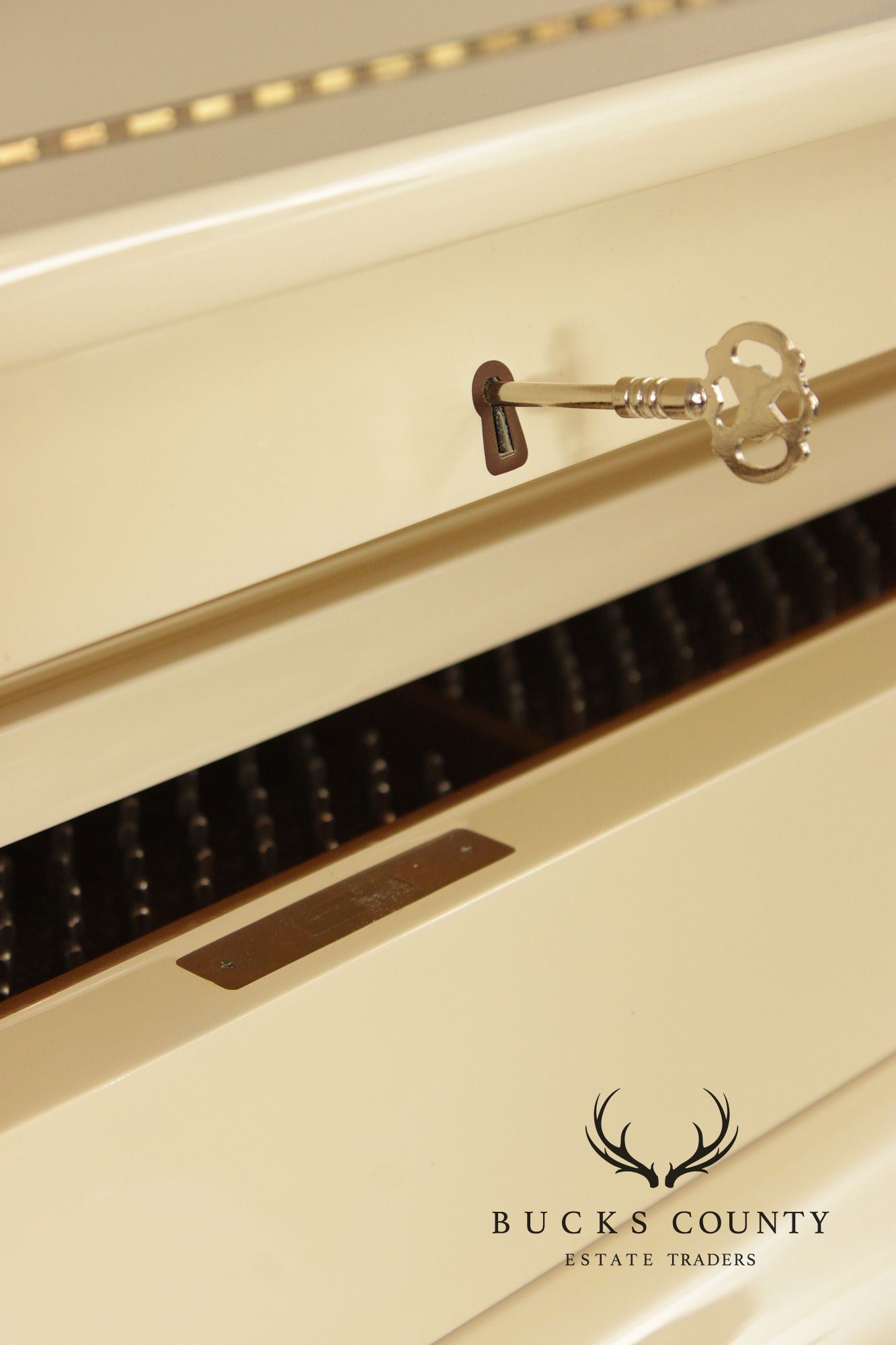 Young Chang G-157 White Baby Grand Piano With Bench