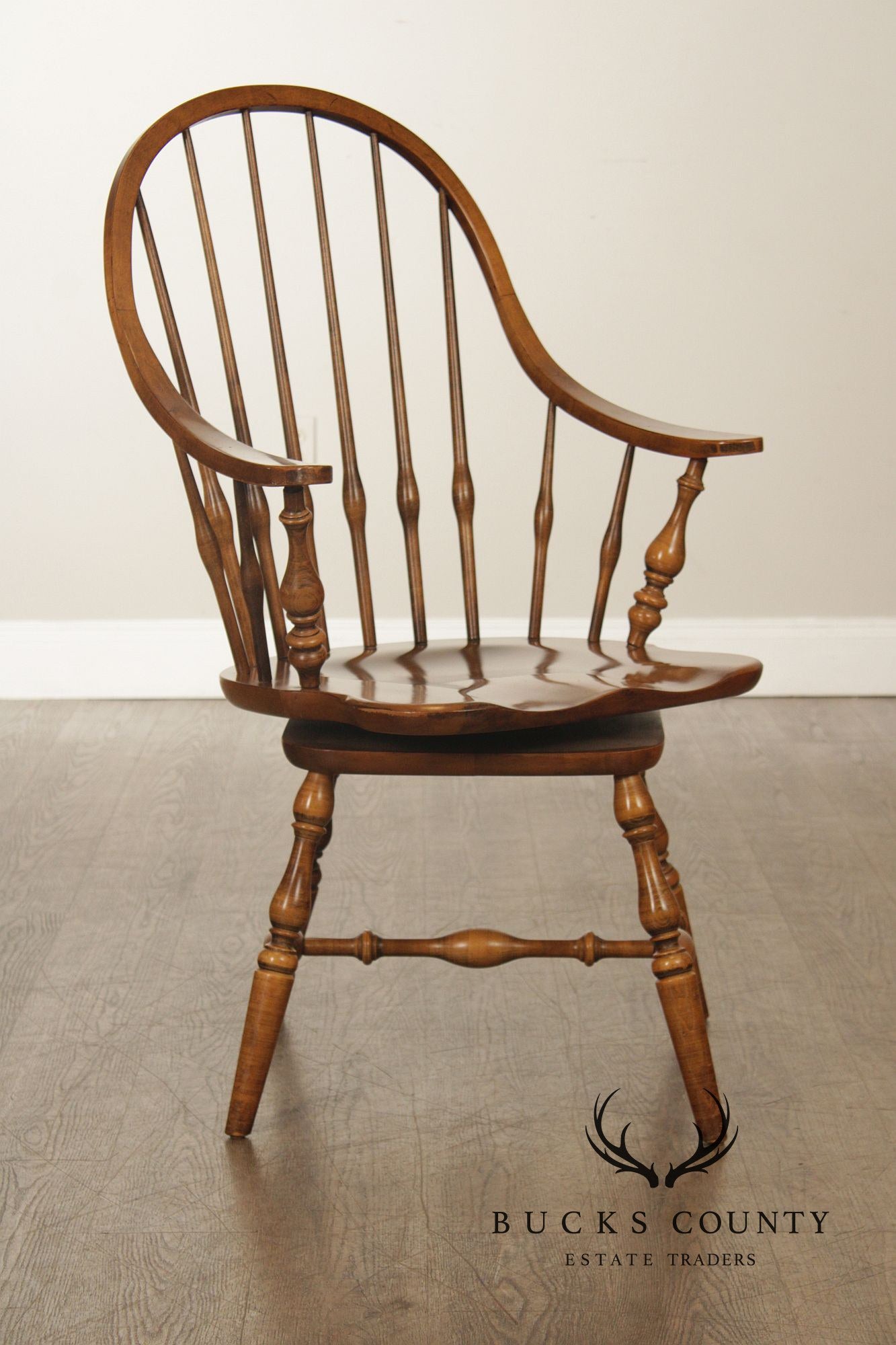 Ethan Allen Colonial Maple Windsor Style Swivel Armchair