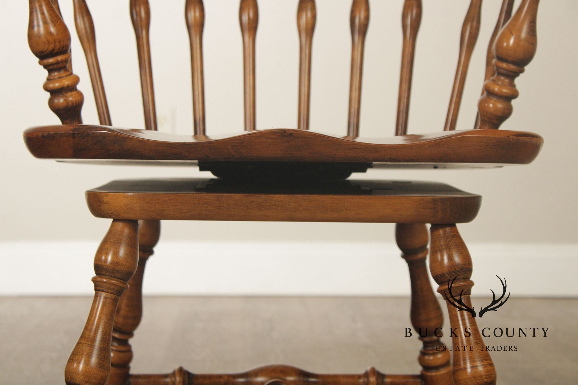 Ethan Allen Colonial Maple Windsor Style Swivel Armchair