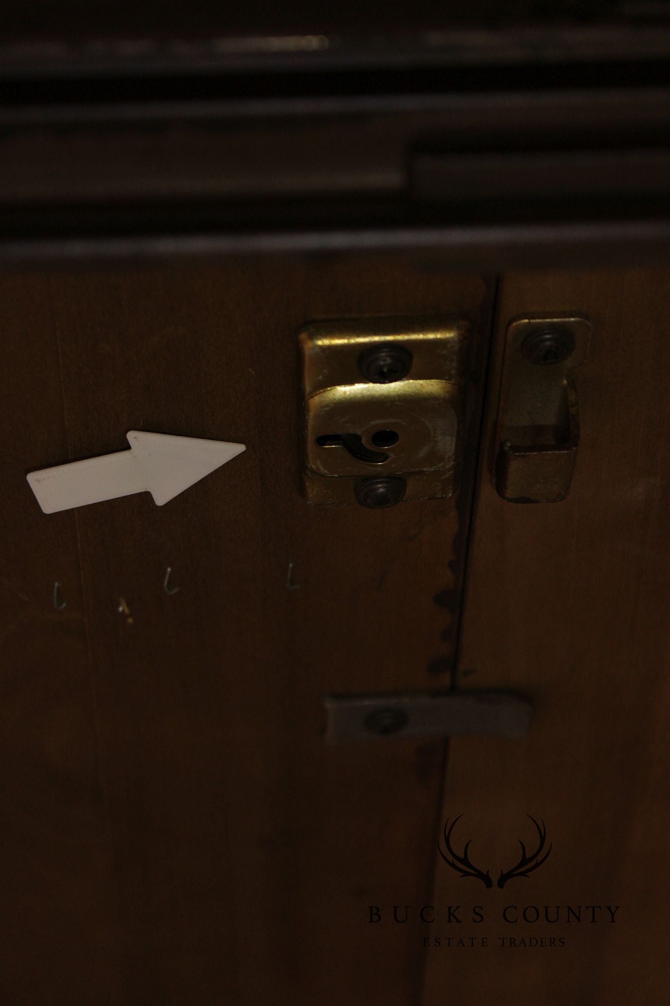 HICKORY WHITE ITALIAN PROVINCIAL STYLE CHERRY CHATEAU EXTENDABLE DINING TABLE