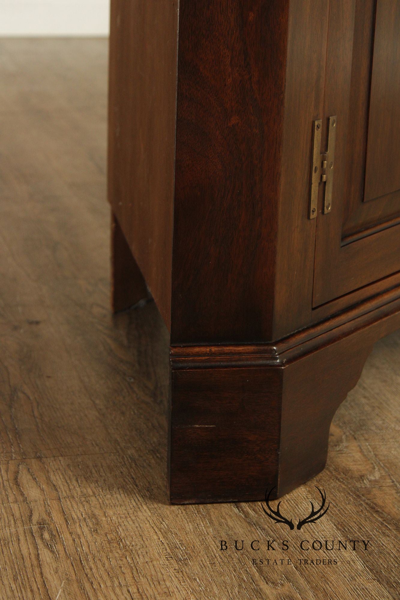 Henkel Harris Virginia Galleries Mahogany Corner Cabinet