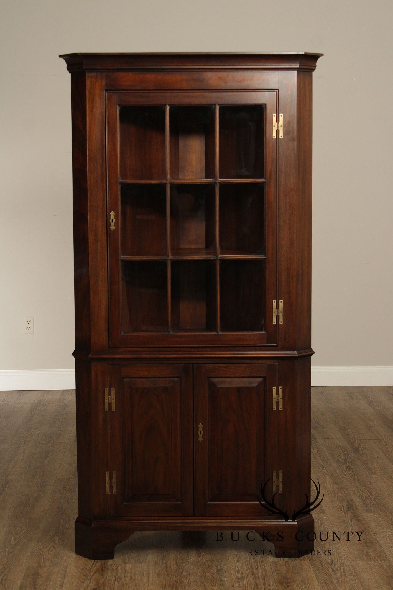 Henkel Harris Virginia Galleries Mahogany Corner Cabinet