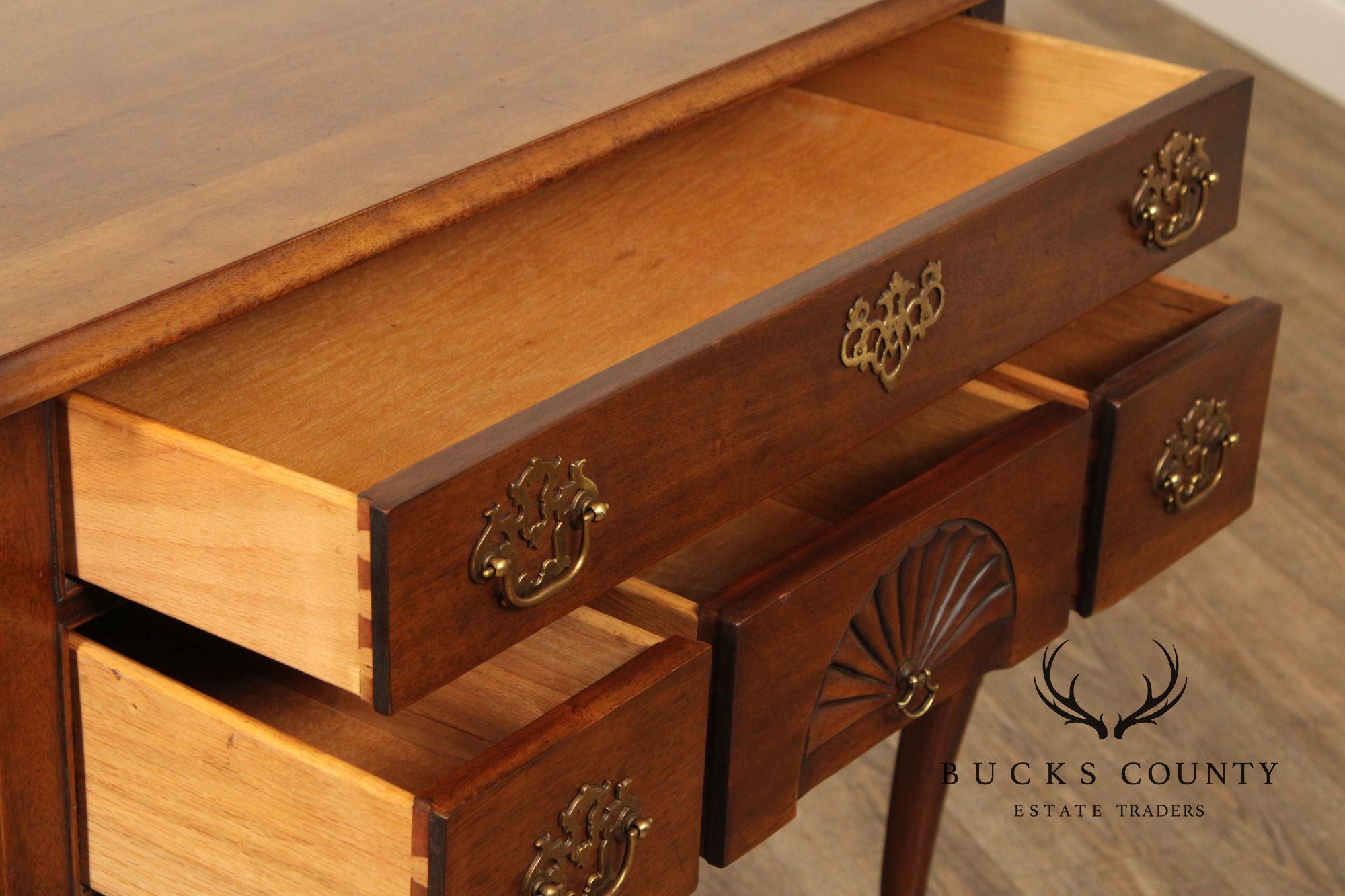 Century Furniture Vintage Queen Anne Style Mahogany Lowboy Chest