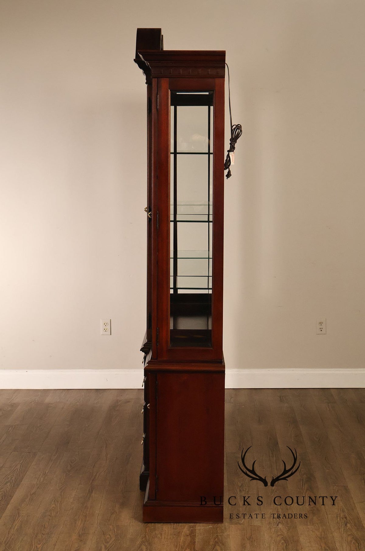 Thomasville Georgian Style Large Mahogany China Display Breakfront