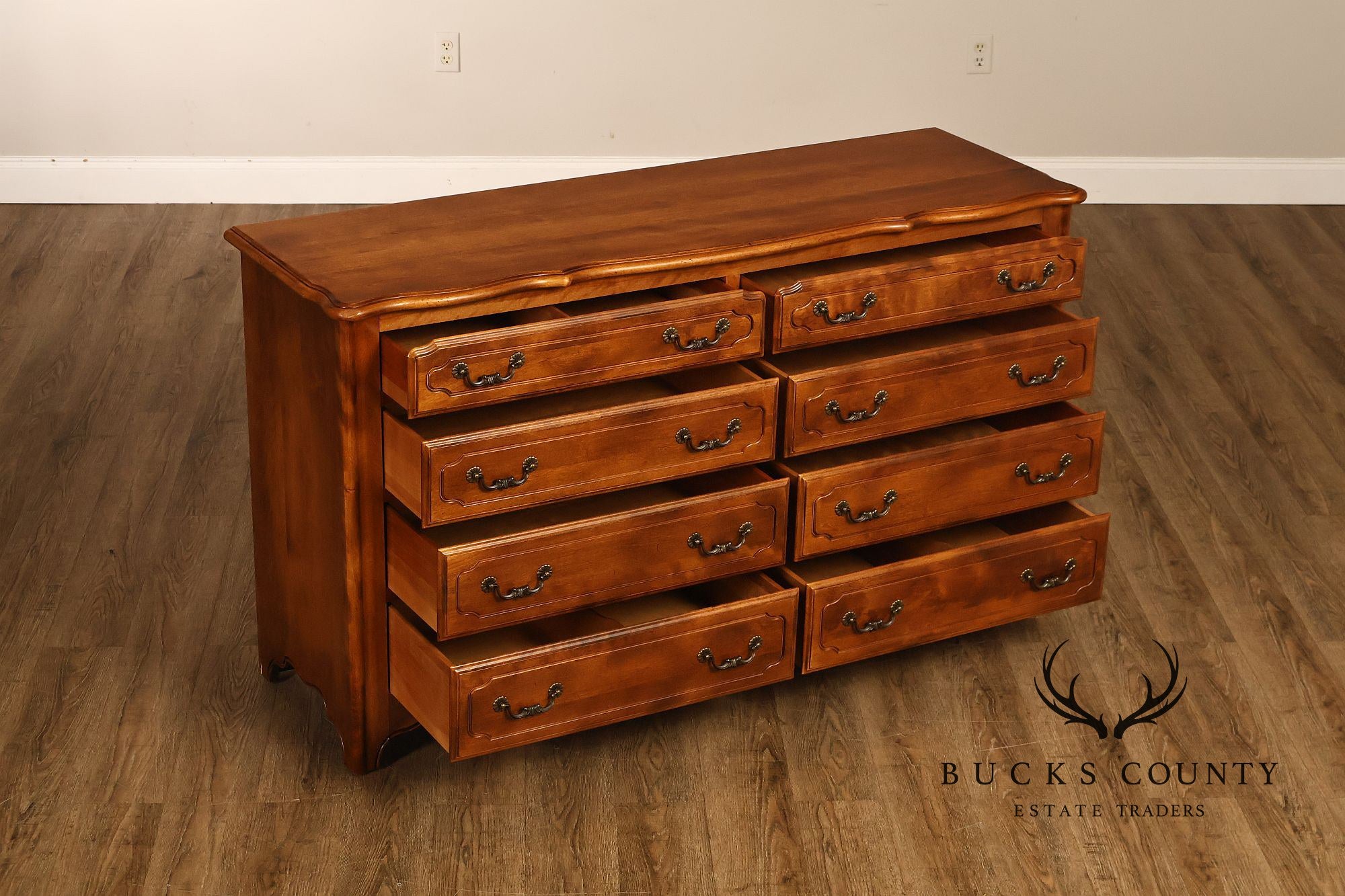 Ethan Allen Country French Maple And Birchwood Eight Drawer Dresser