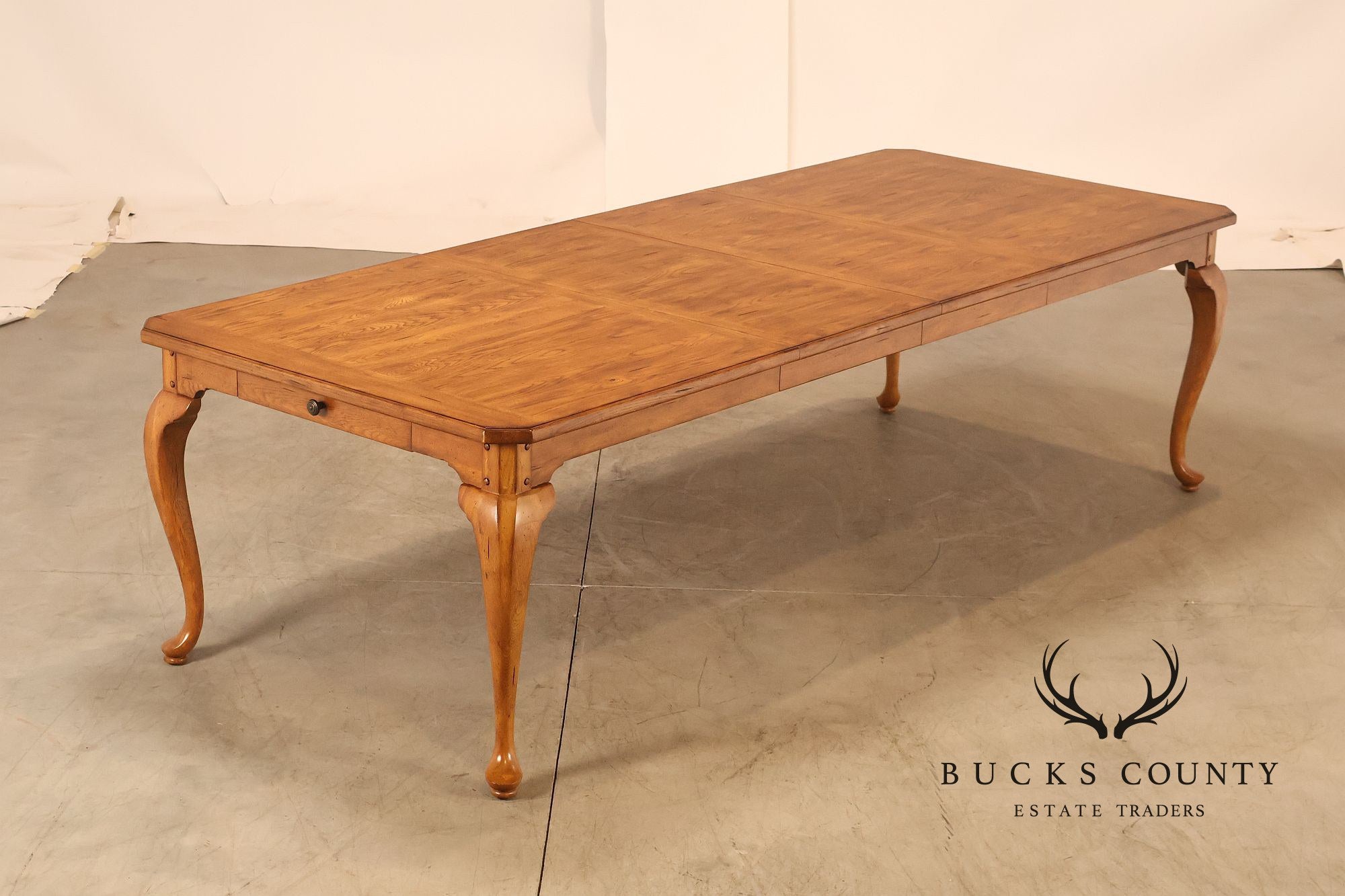 Thomasville Oak Expandable Dining Table