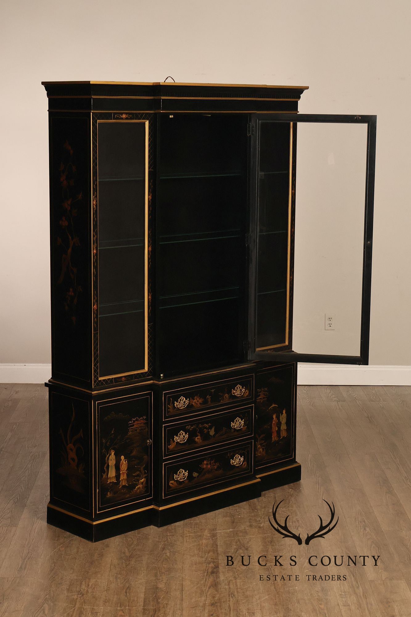Hickory American Masterpiece Collection Vintage Chinoiserie China Cabinet