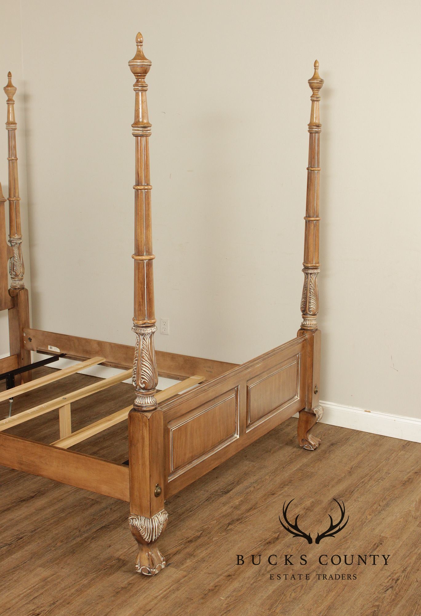 Lexington Furniture Queen Poster Bed