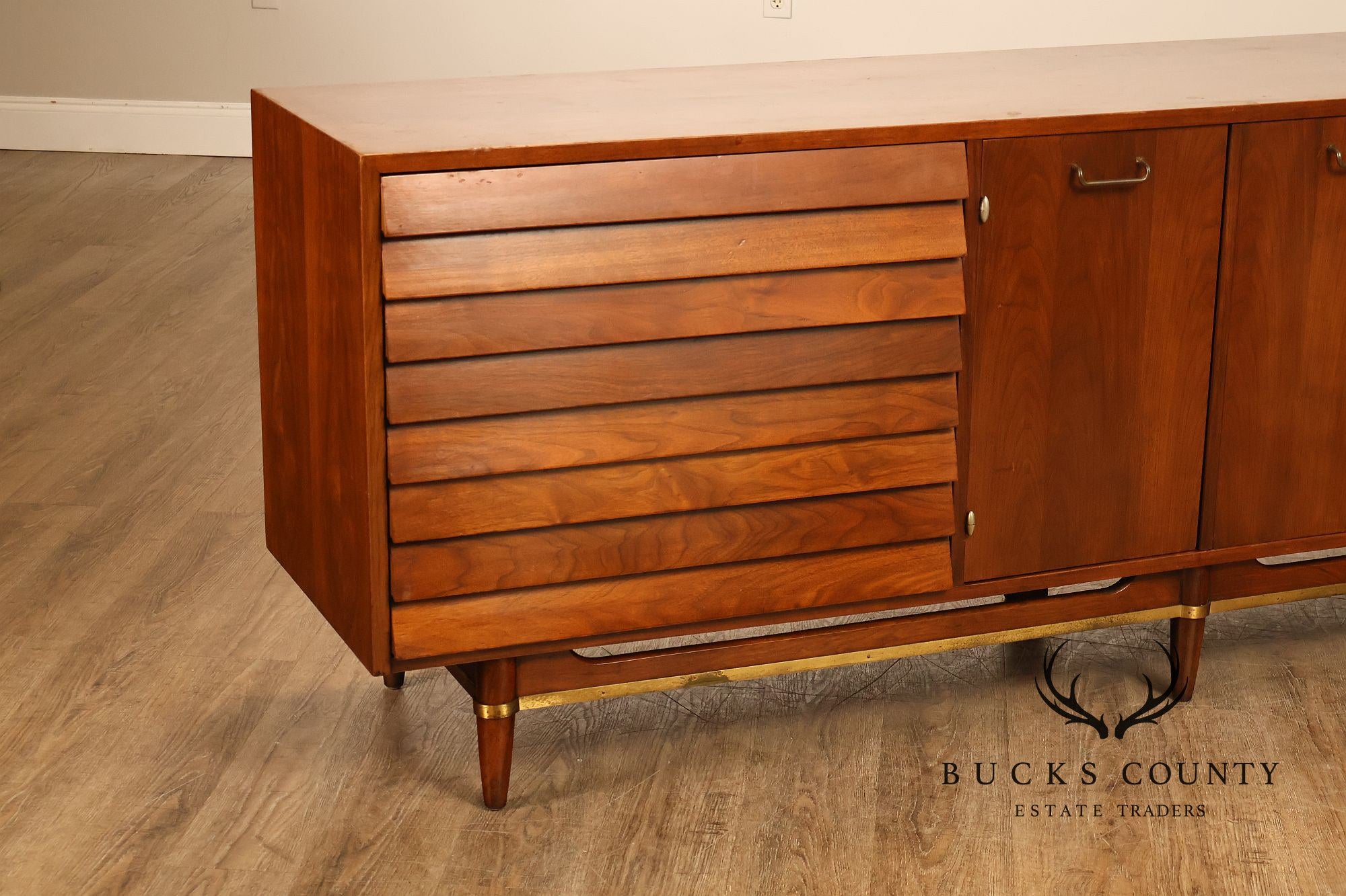 Merton Gershun For American Of Martinsville Mid Century Modern Walnut Lowboy Dresser