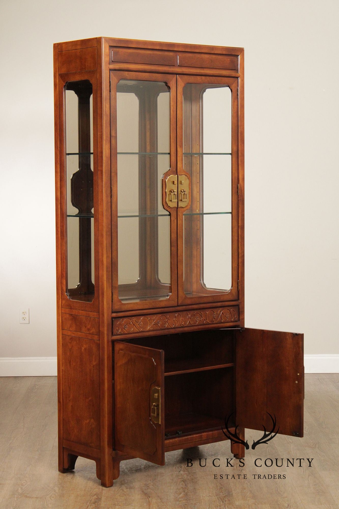 Henredon 'Folio 16' Asian Inspired Display Cabinet