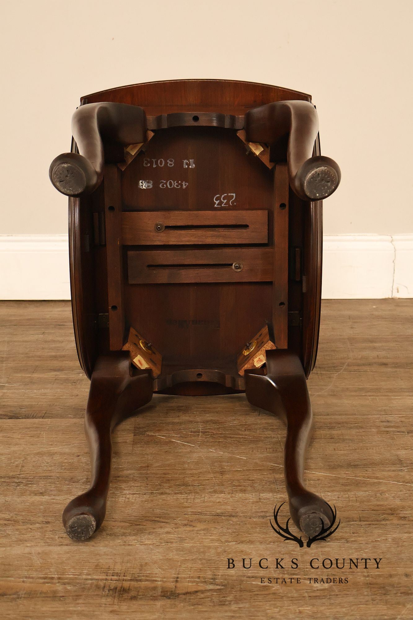 Ethan Allen Georgian Court Queen Anne Style Cherry Drop Leaf Side Table