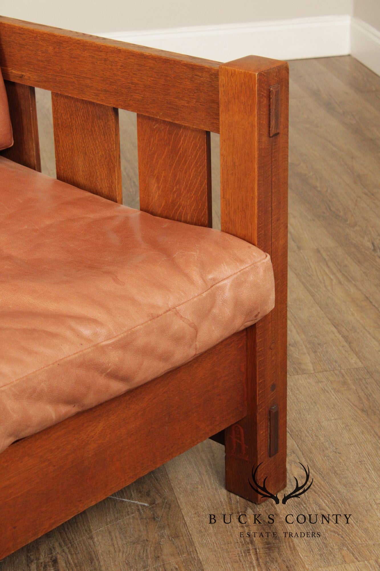 Gustav Stickley Antique Mission Oak and Leather Even-Arm Settle Sofa