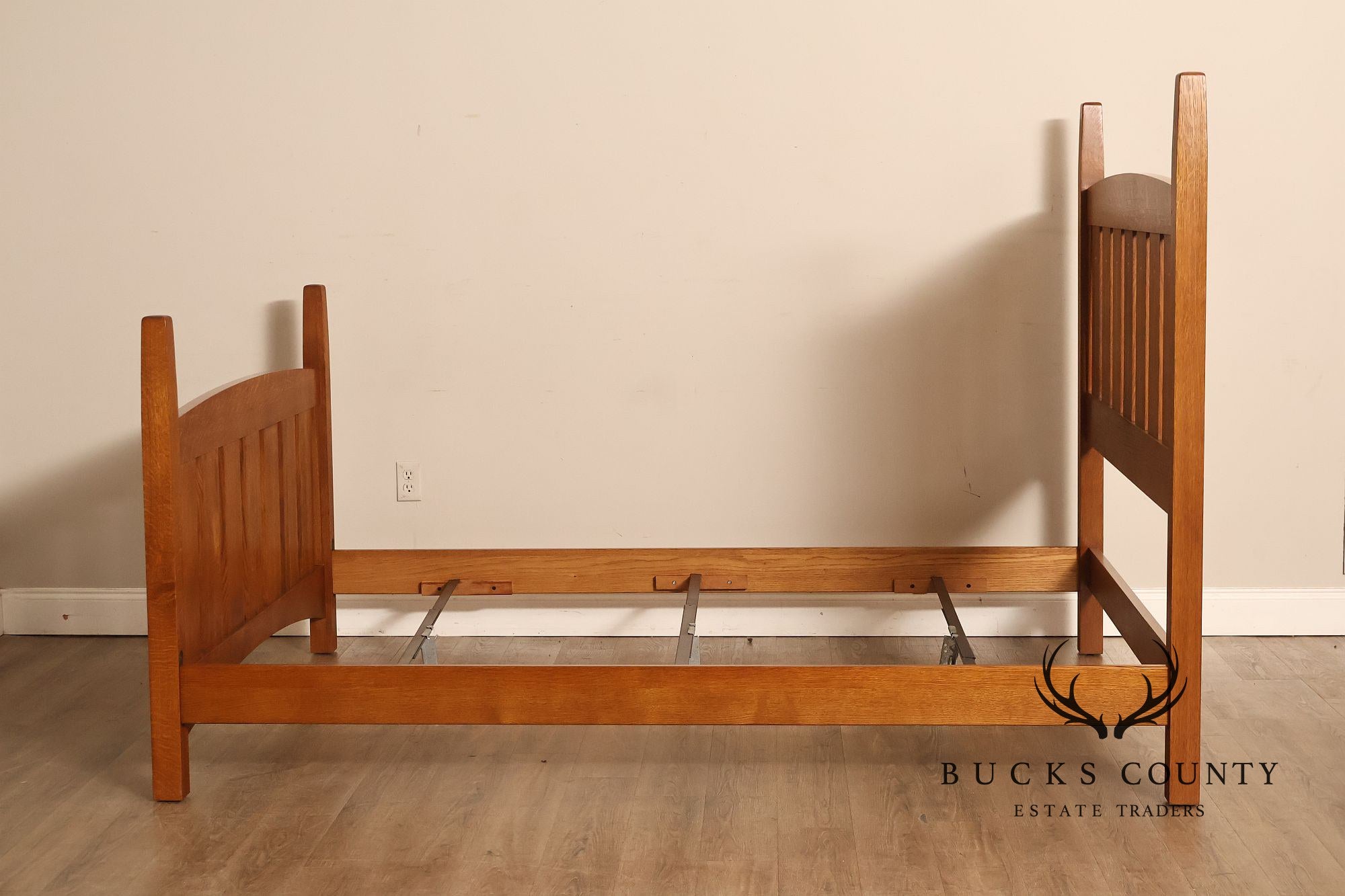 Stickley Mission Collection Harvey Ellis Inlaid Oak Queen Bed