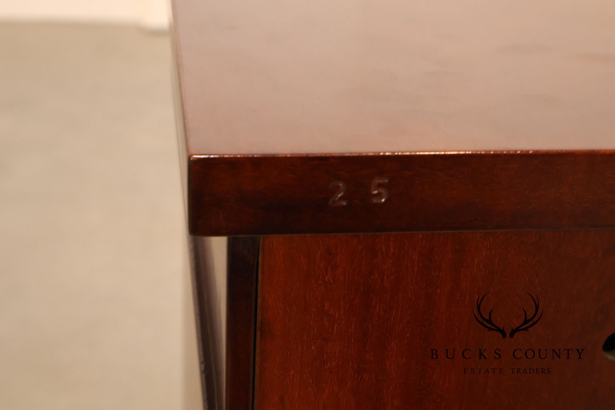 Mariner Luxury Furniture Empire Style Pair Of Mahogany Nightstands