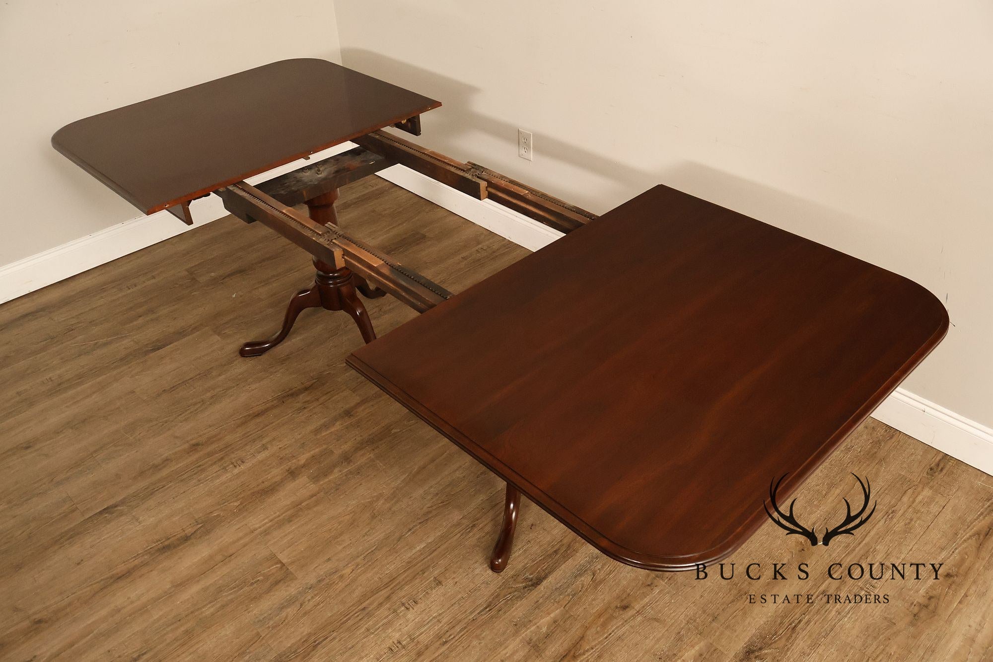 Ethan Allen Georgian Court Queen Anne Style Double Pedestal Cherry Dining Table