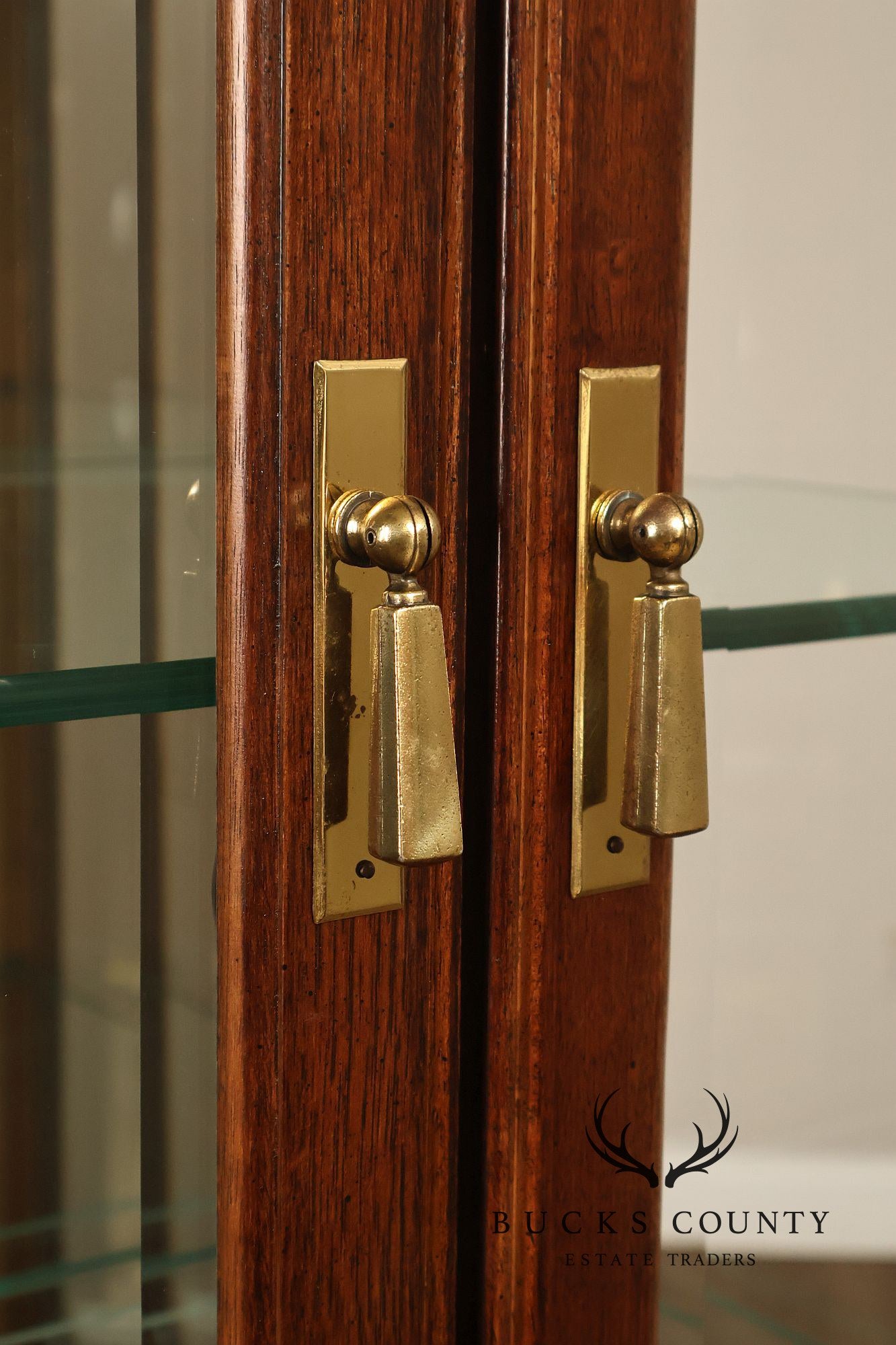 Thomasville Traditional Style Pair Lighted Curio Display Cabinets