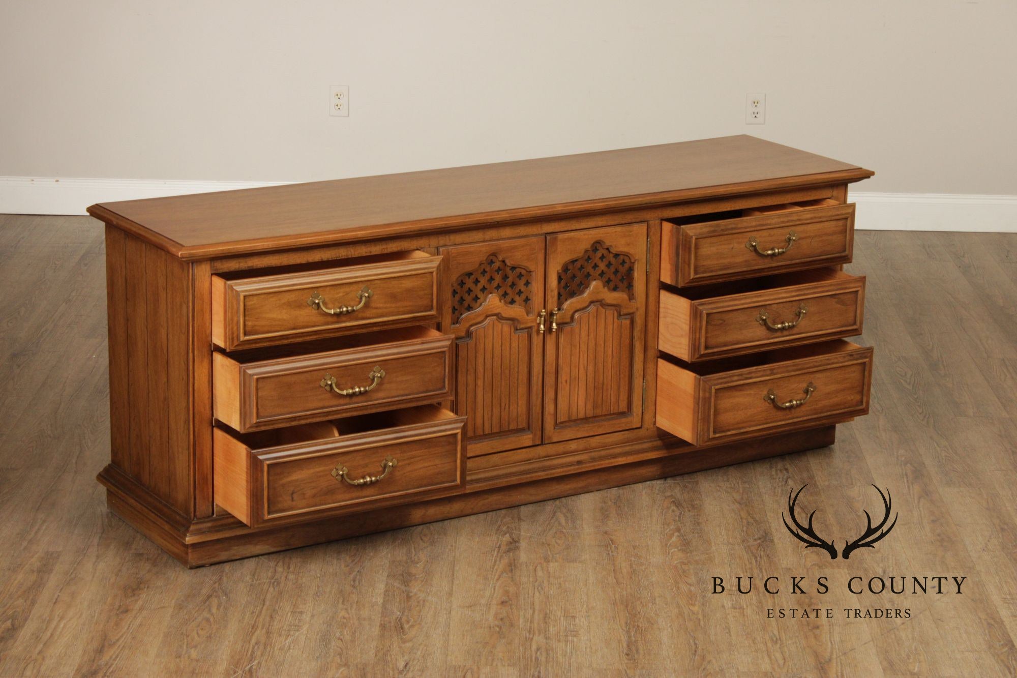Thomasville Vintage Mediterranean Style Long Dresser