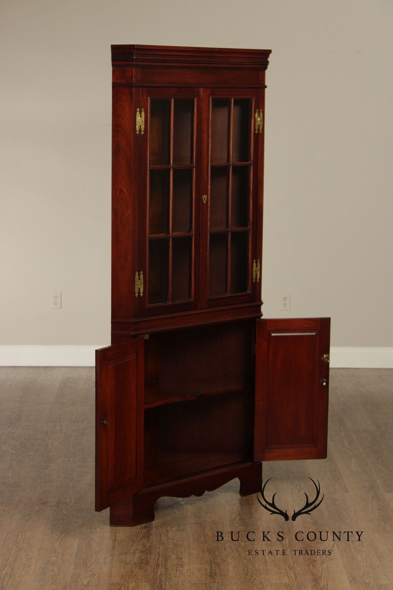 Craftique Chippendale Style Mahogany Corner Cabinet