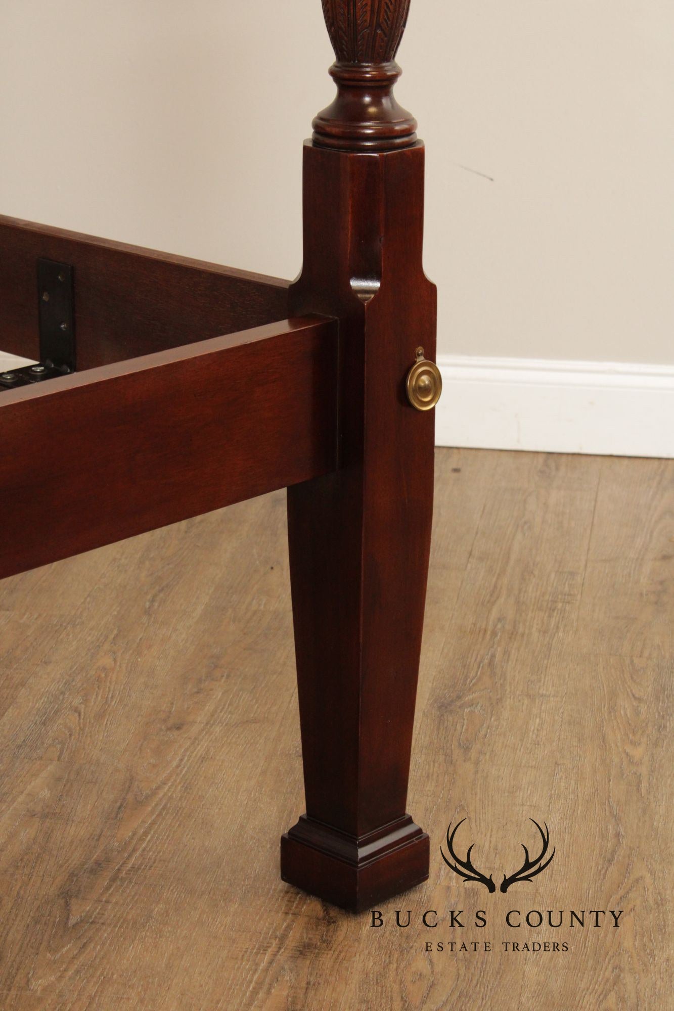 Drexel '18th Century Classics' Mahogany Queen Poster Bed