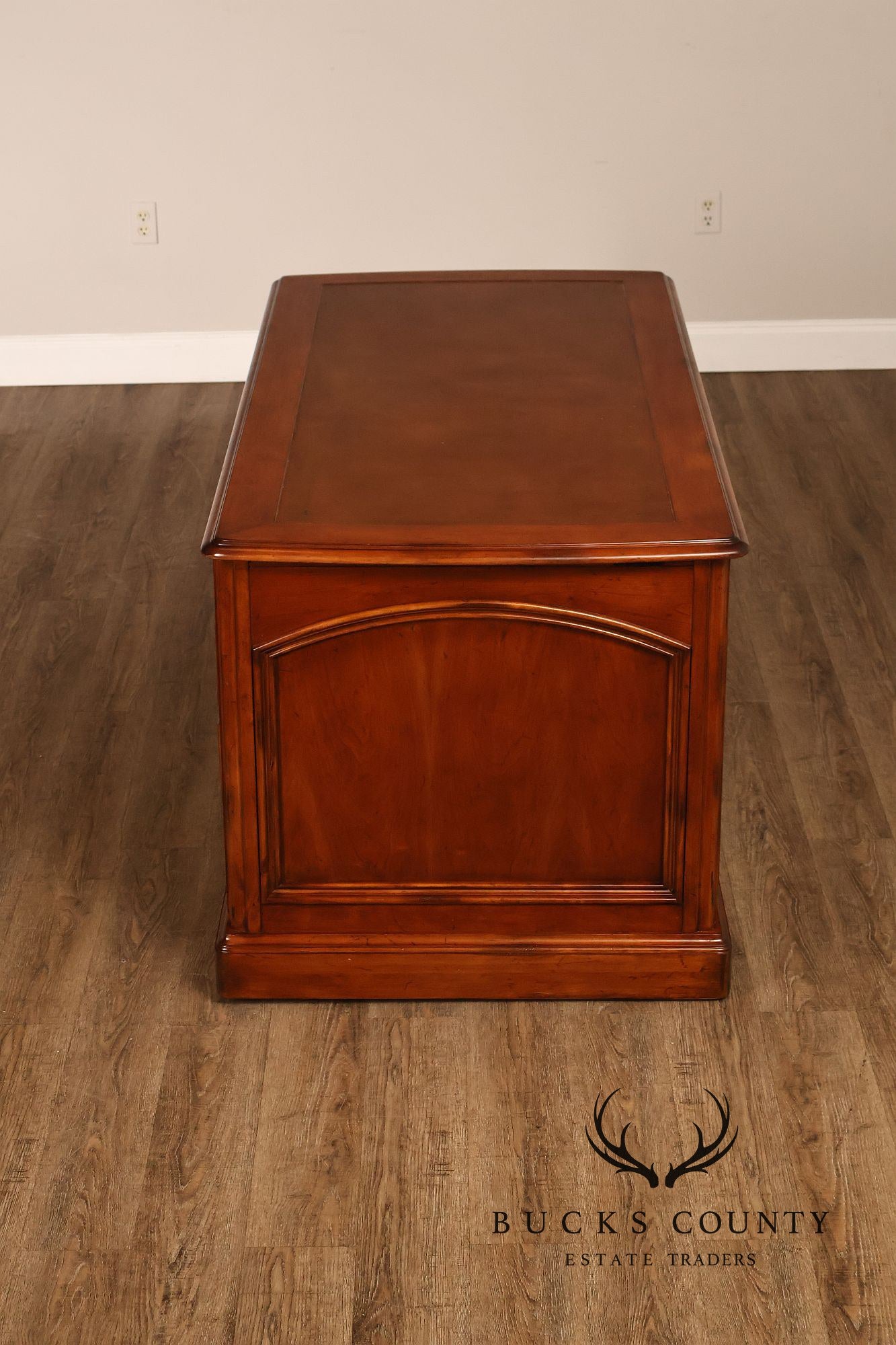 Sligh Traditional Style Leather Top Executive Desk