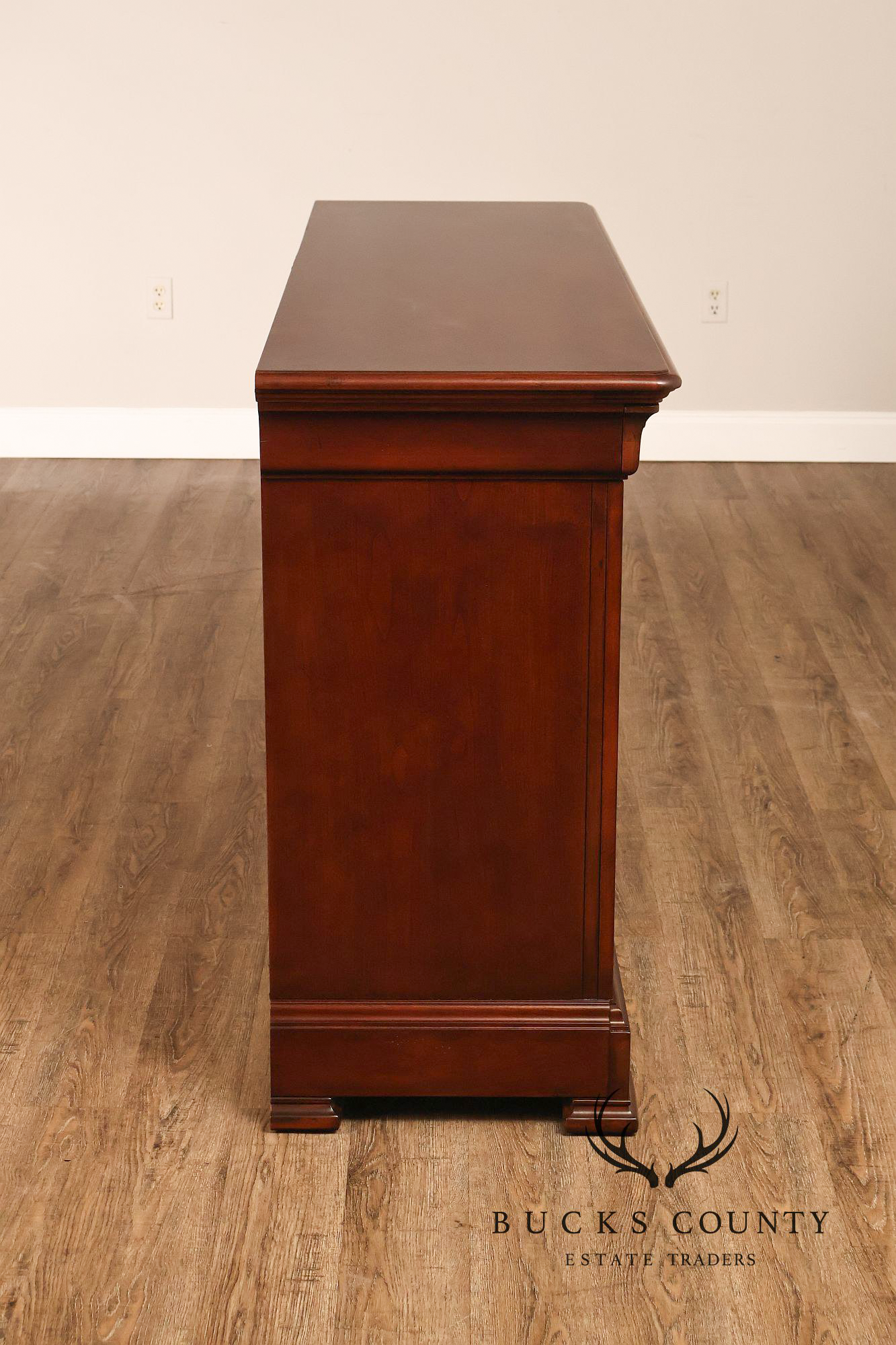 Thomasville Louis Philippe Style Cherry Eight Drawer Dresser