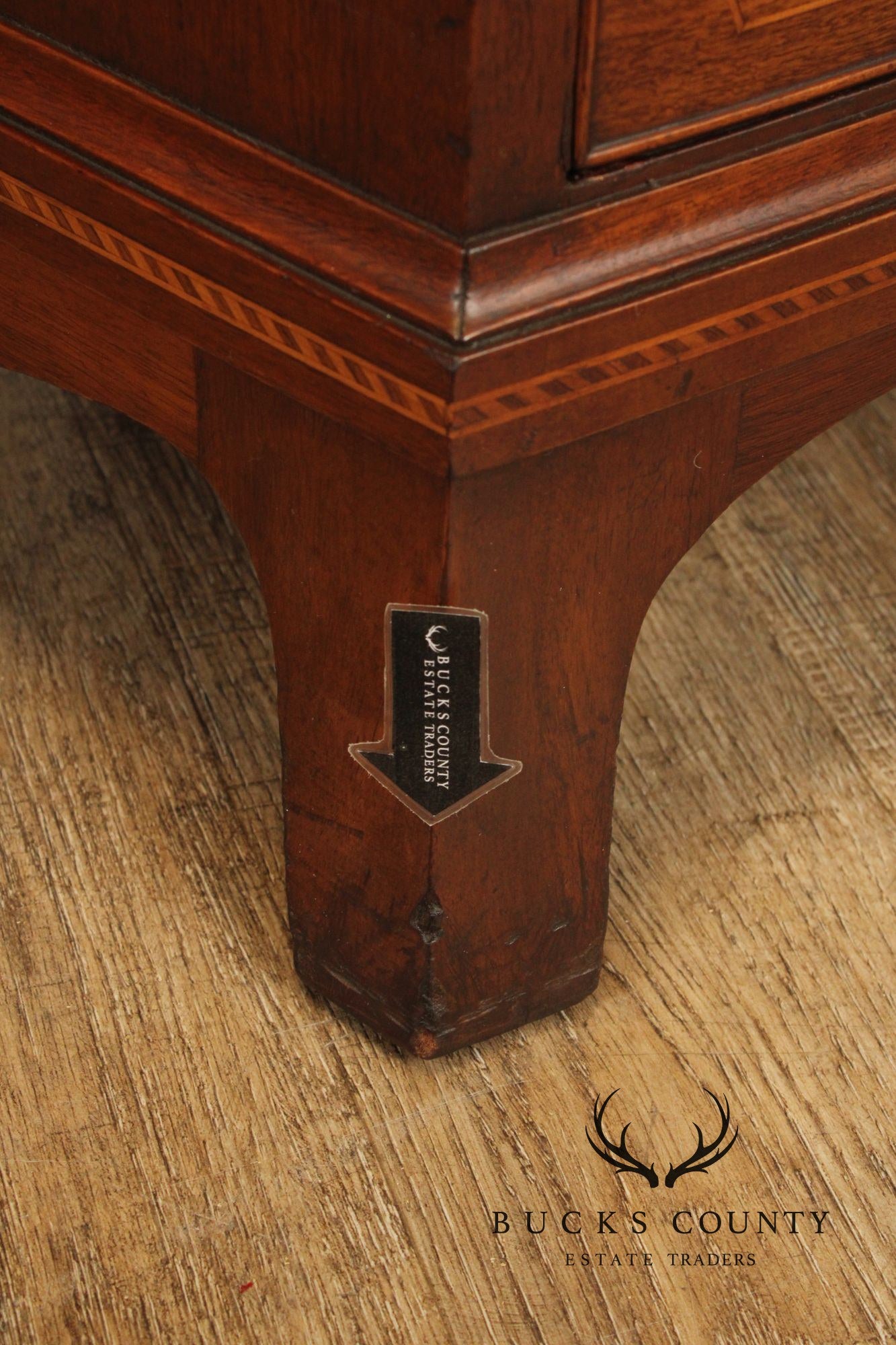 Biggs Hepplewhite Style Mahogany Chest of Drawers