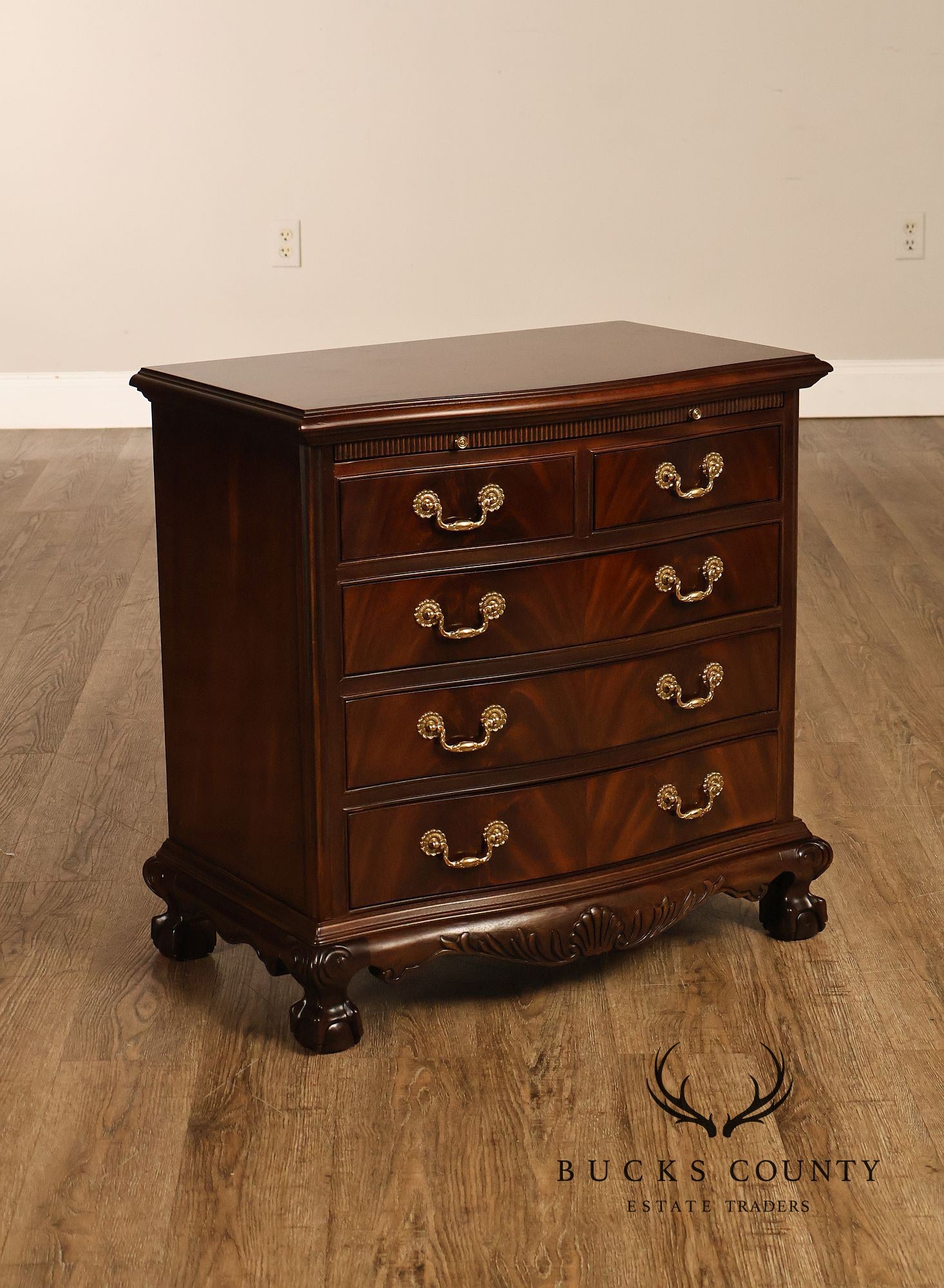 Drexel Heritage Heirlooms Collection Pair of Mahogany Bedside Chests Nightstands