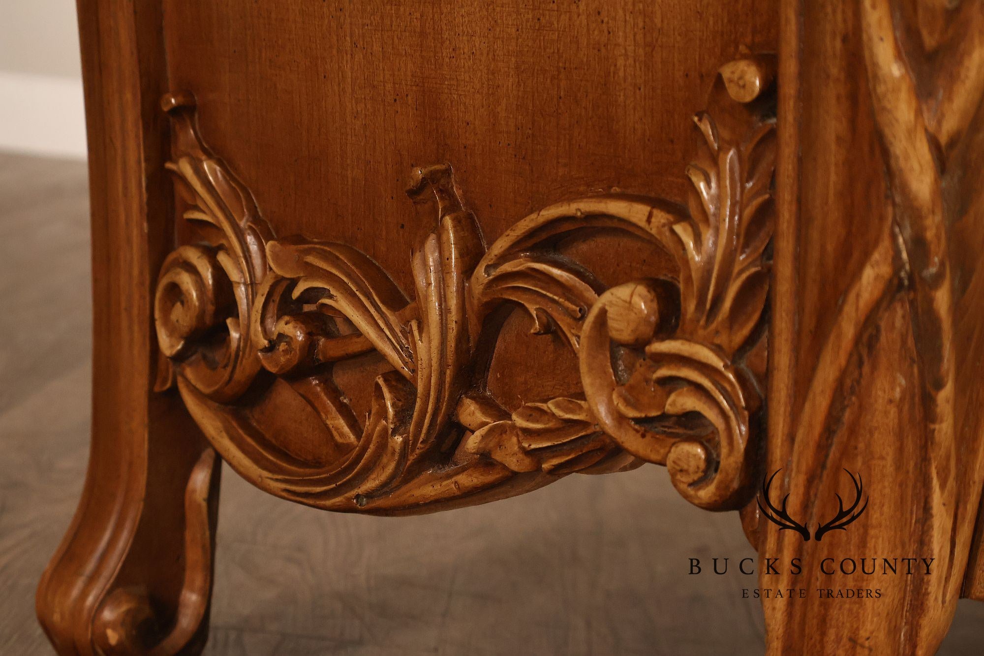 Italian Rococo Style Pair of Bombe Chest Nightstands