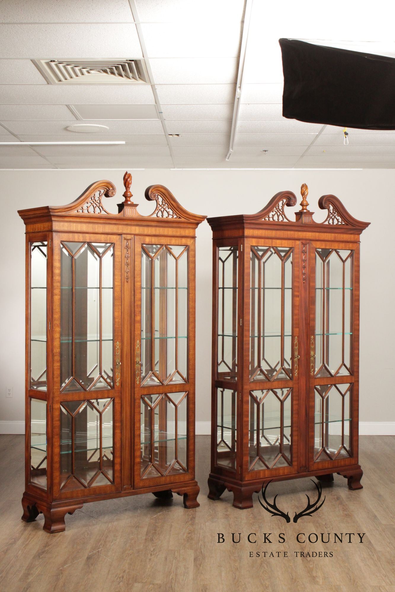 Henkel Harris Georgian Style Pair of Mahogany Display Case Cabinets