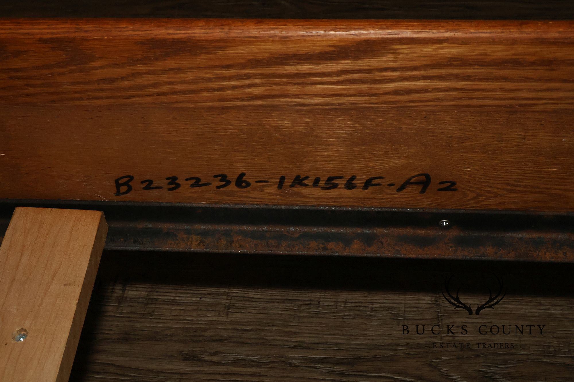 Hunt Country Furniture Windsor Style Oak King Size Bed