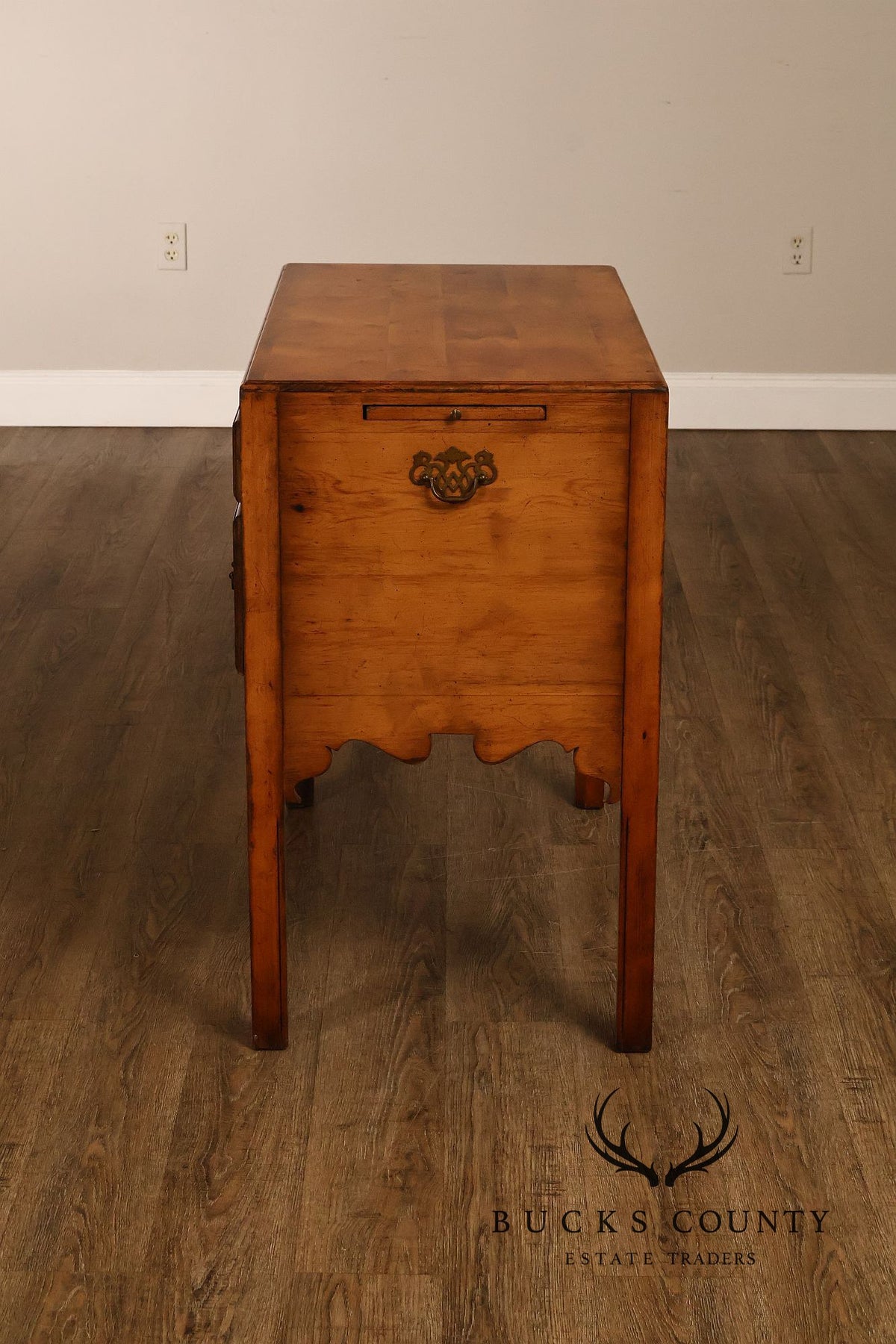 English Server With Pull-Out Serving Slides